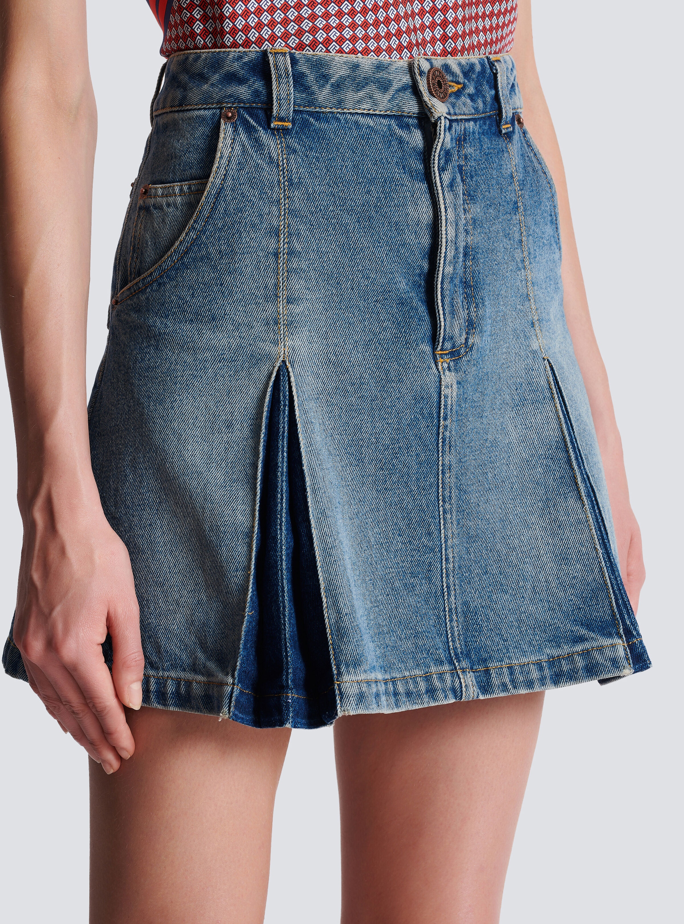 Pleated denim skirt - 6