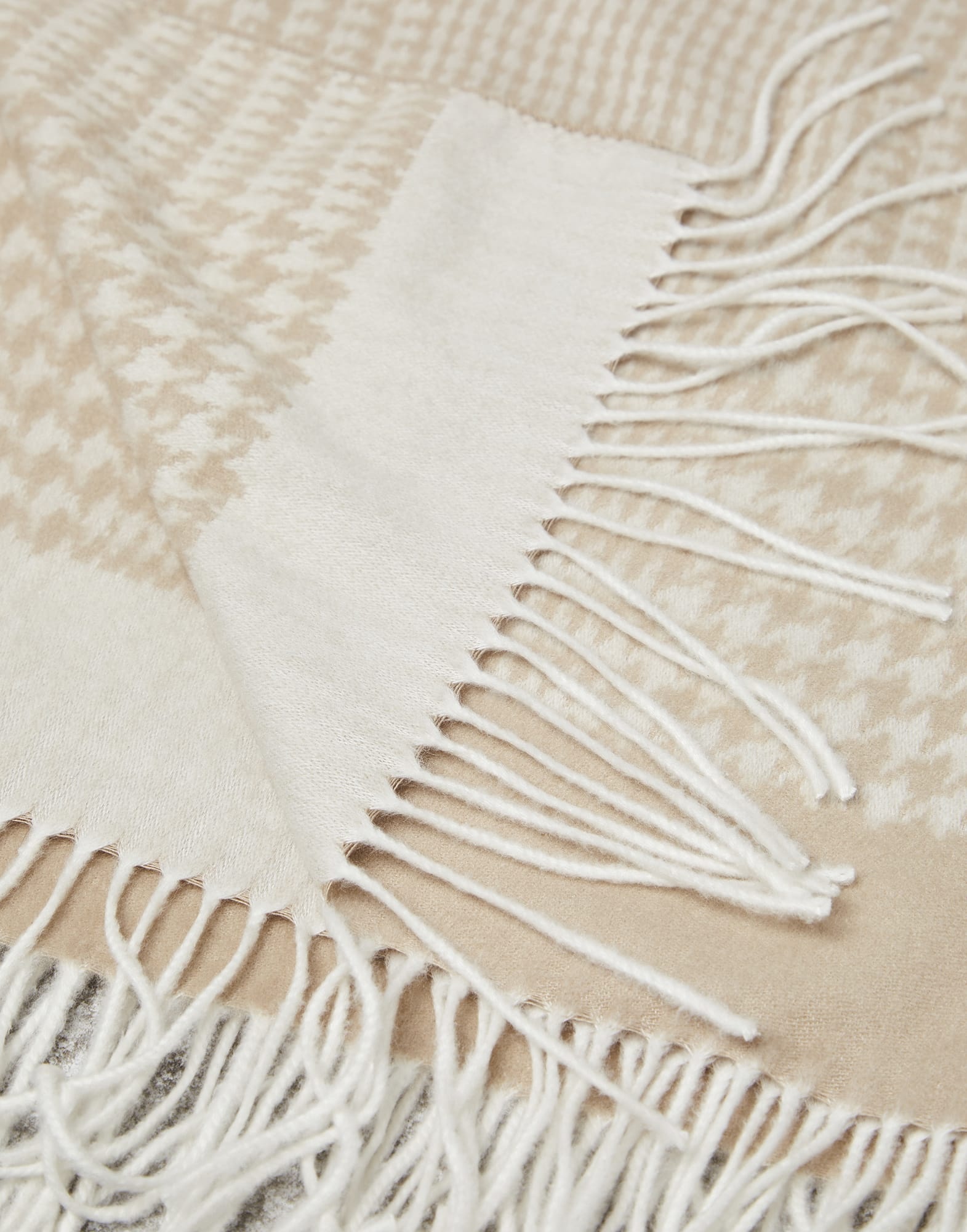 Brushed silk Prince of Wales scarf with monili 3