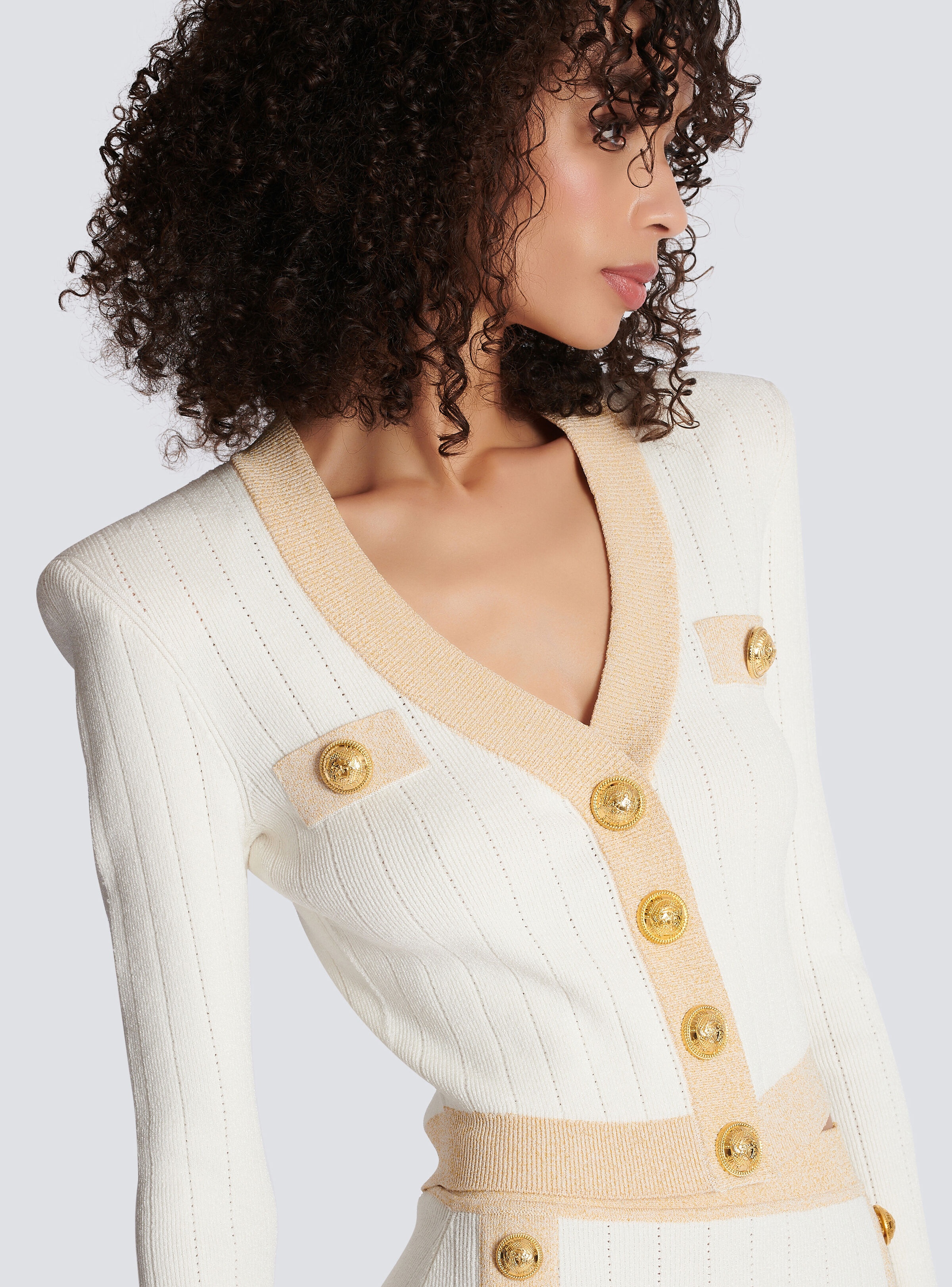 Cropped knit cardigan with gold trim - 6