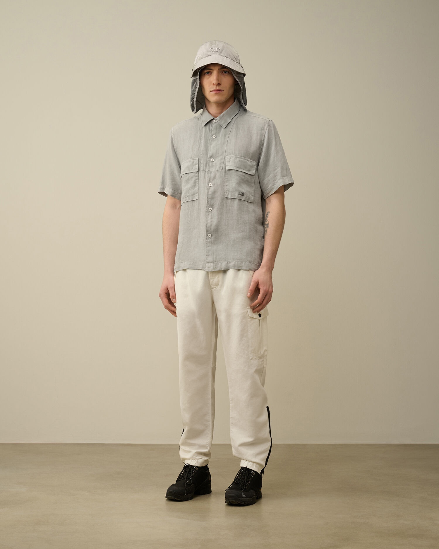 Linen Short Sleeved Shirt - 6