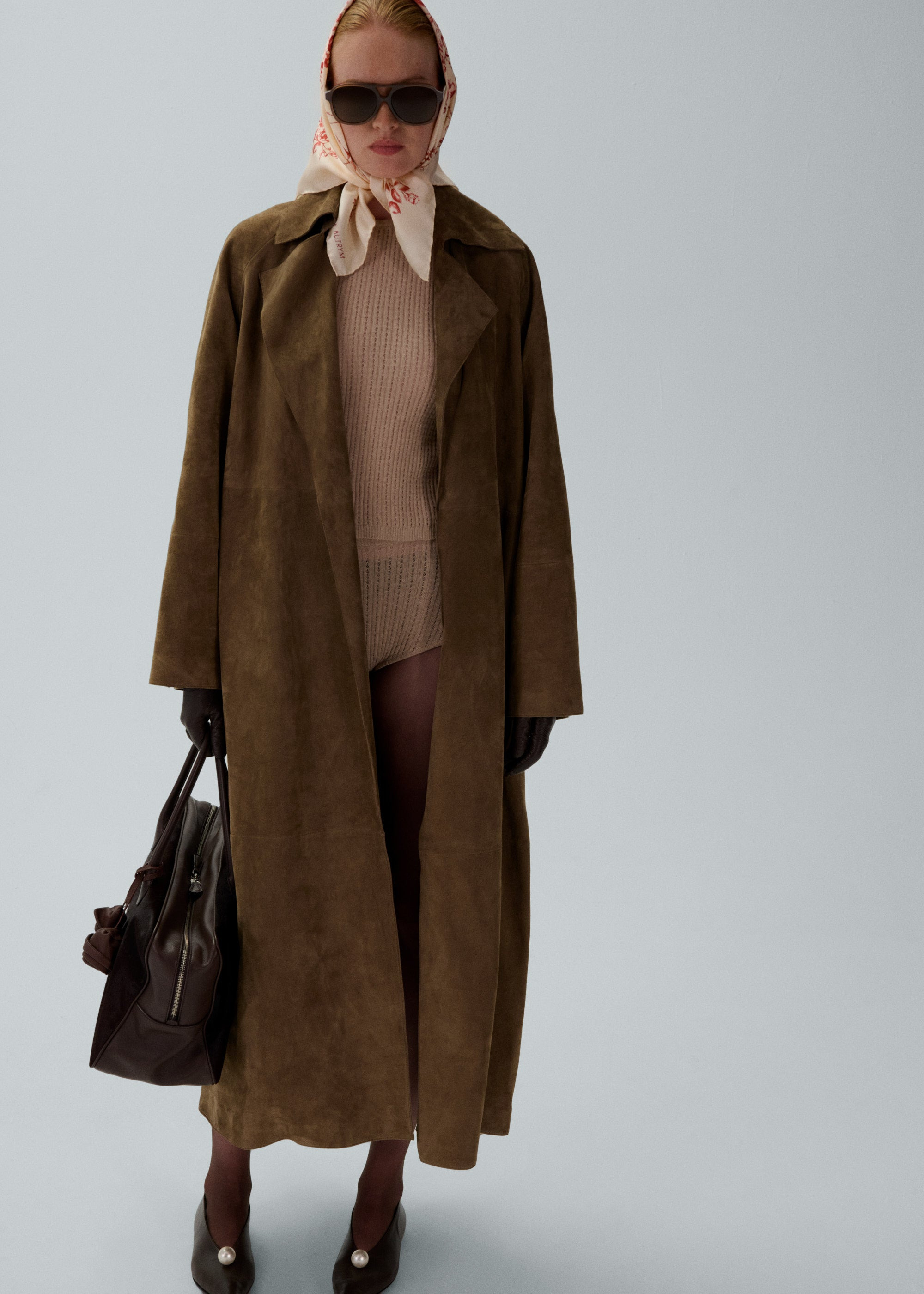 Belted leather wrap coat in beige suede - 3