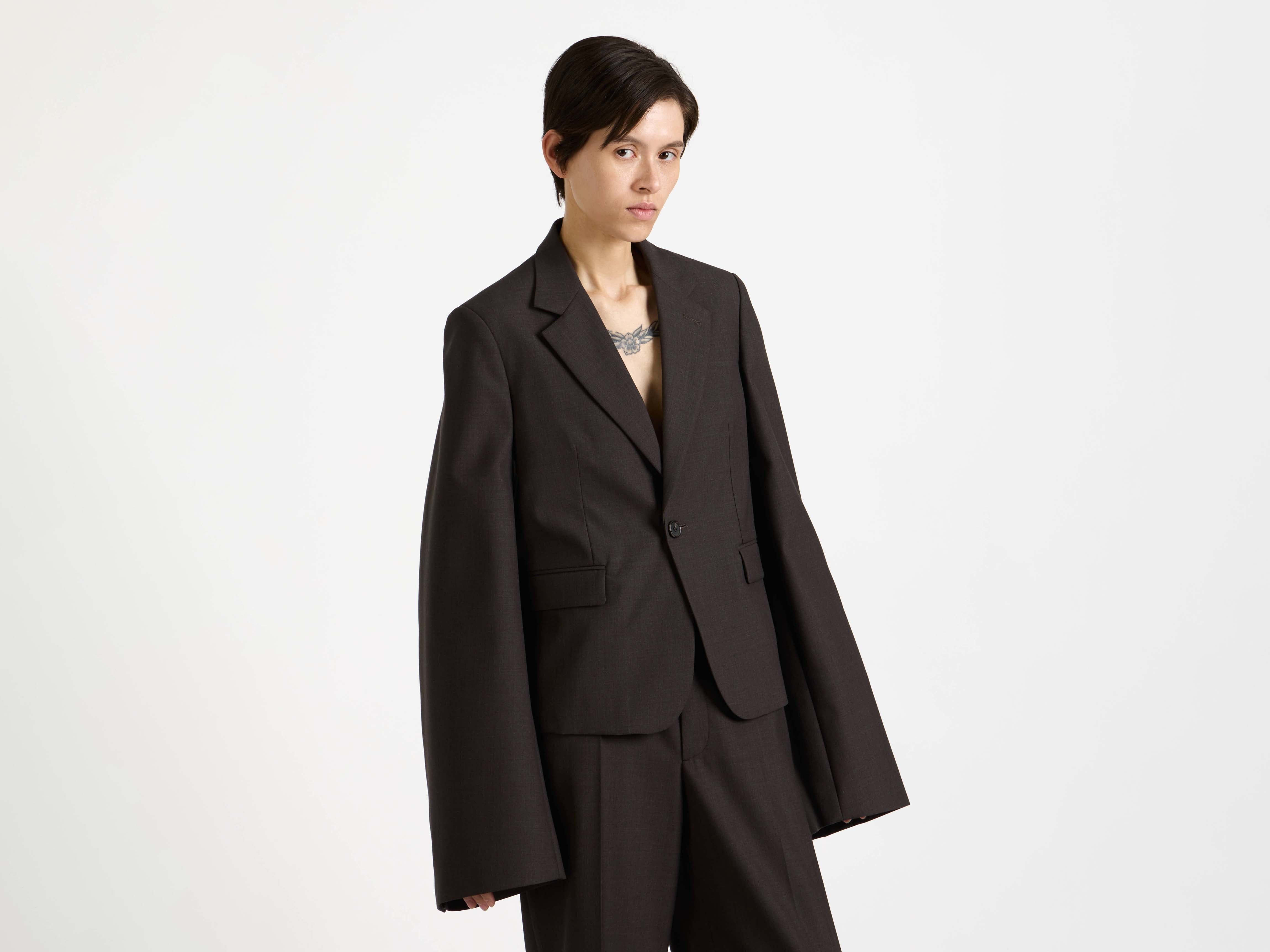 TAILORED BELL SLEEVE JACKET IN CHOCOLATE BROWN - 5