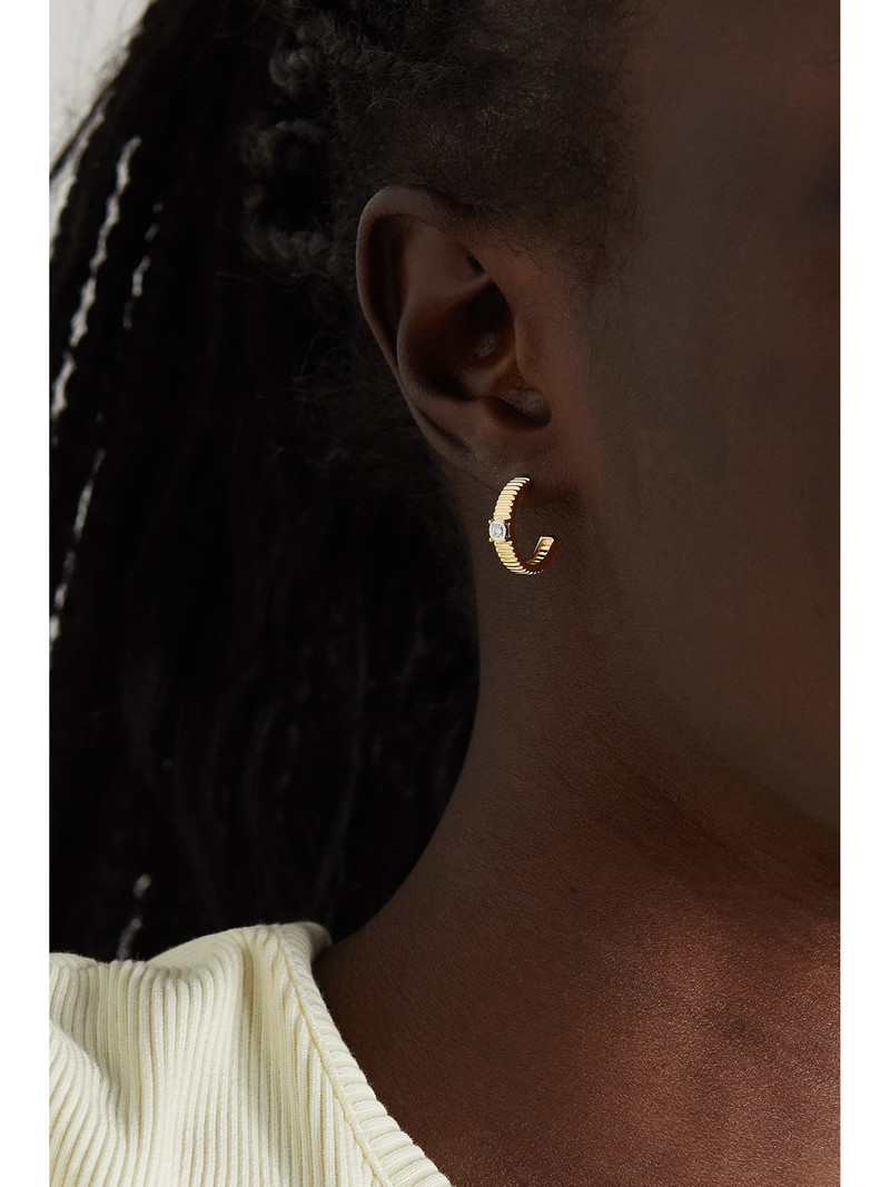 STONE AND STRAND Ribbed Illusion 10-karat Gold Diamond Hoop Earrings outlook