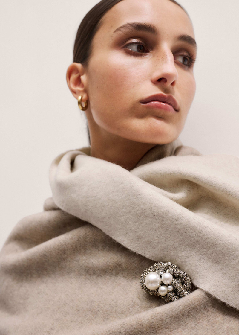 Knot Brooch 3