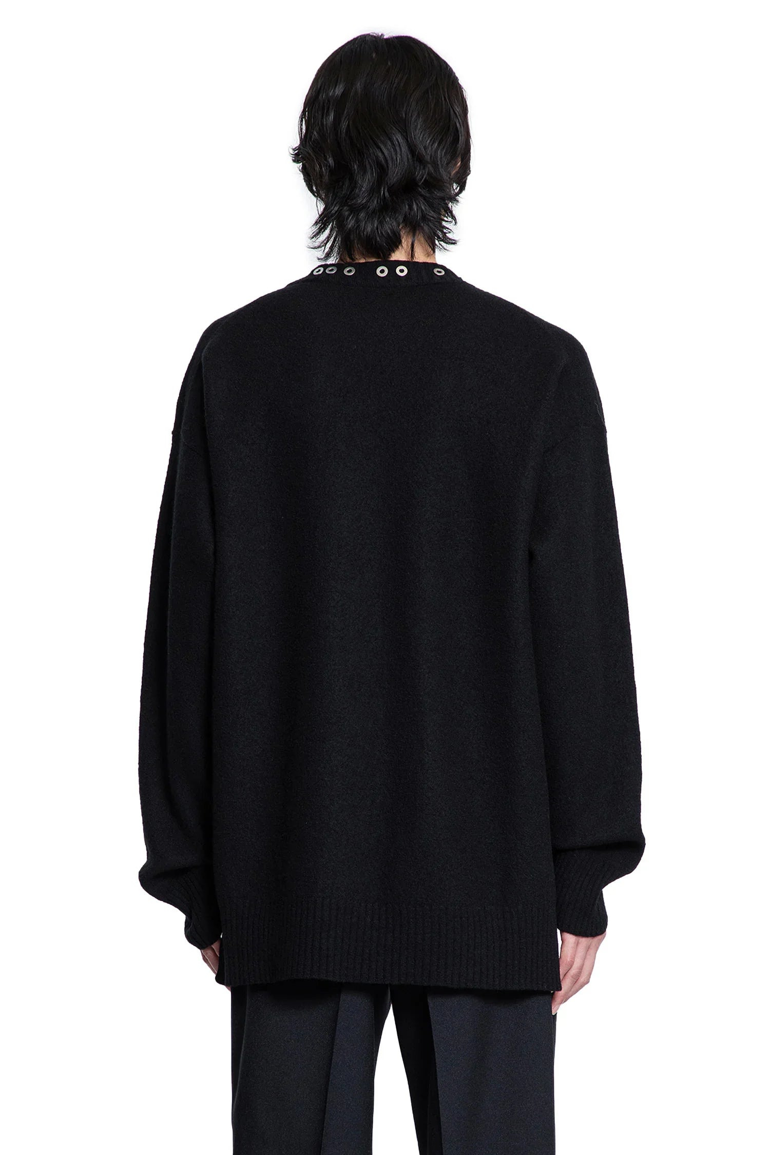 Crewneck-Jumper-With-Stud-Application - 3