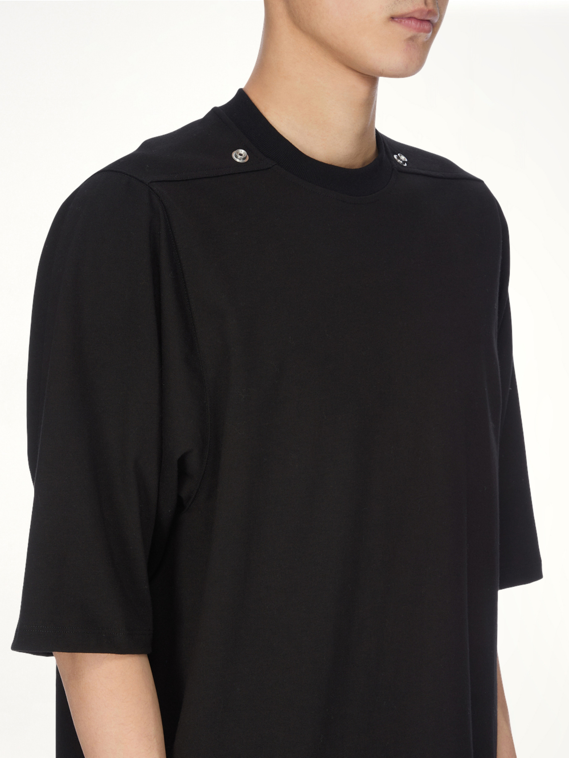 Jumbo SS Rivet T-Shirt in Black - 2
