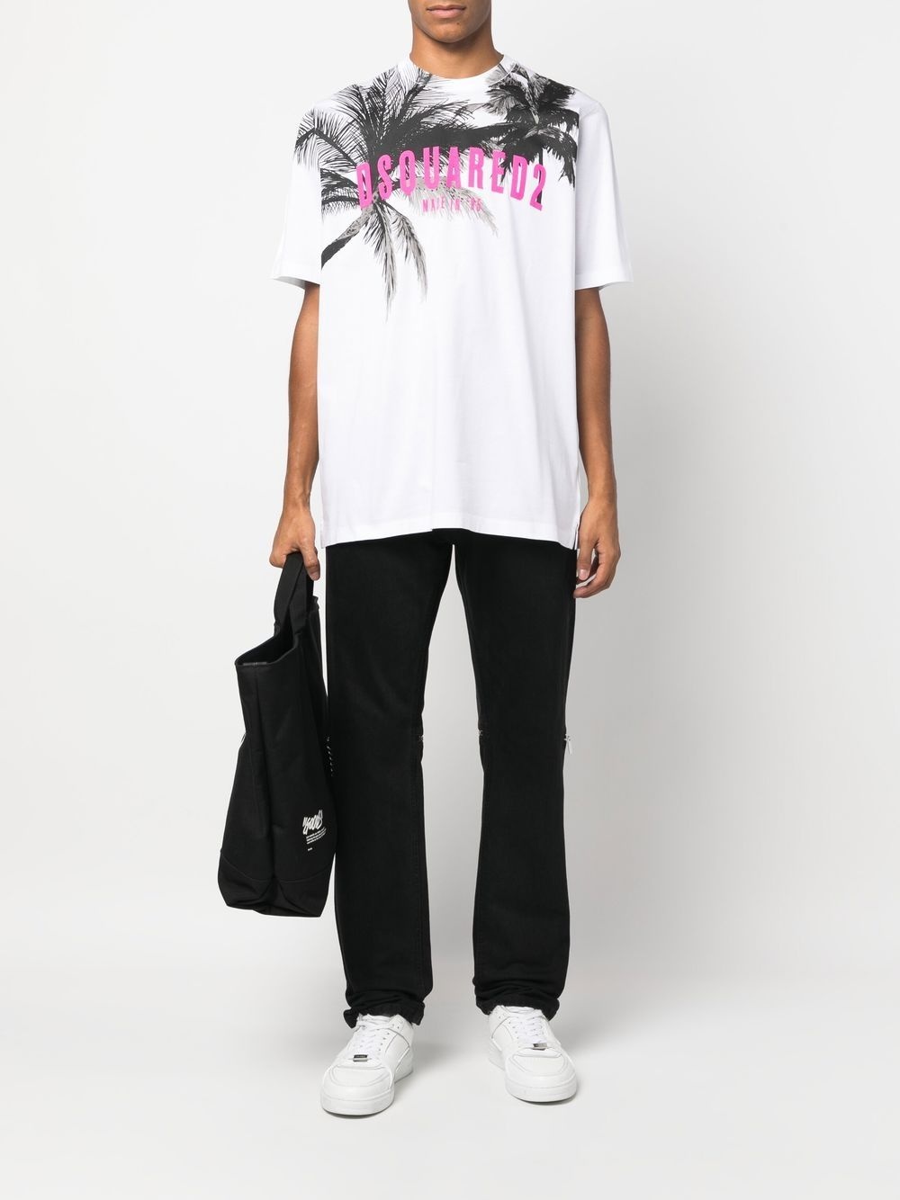 graphic-print logo T-shirt - 2