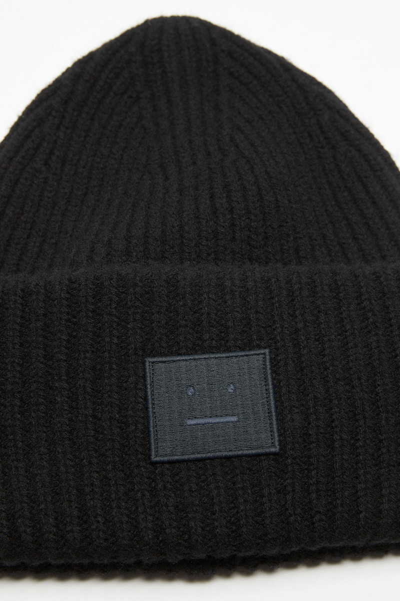 Large face logo beanie - Black 3