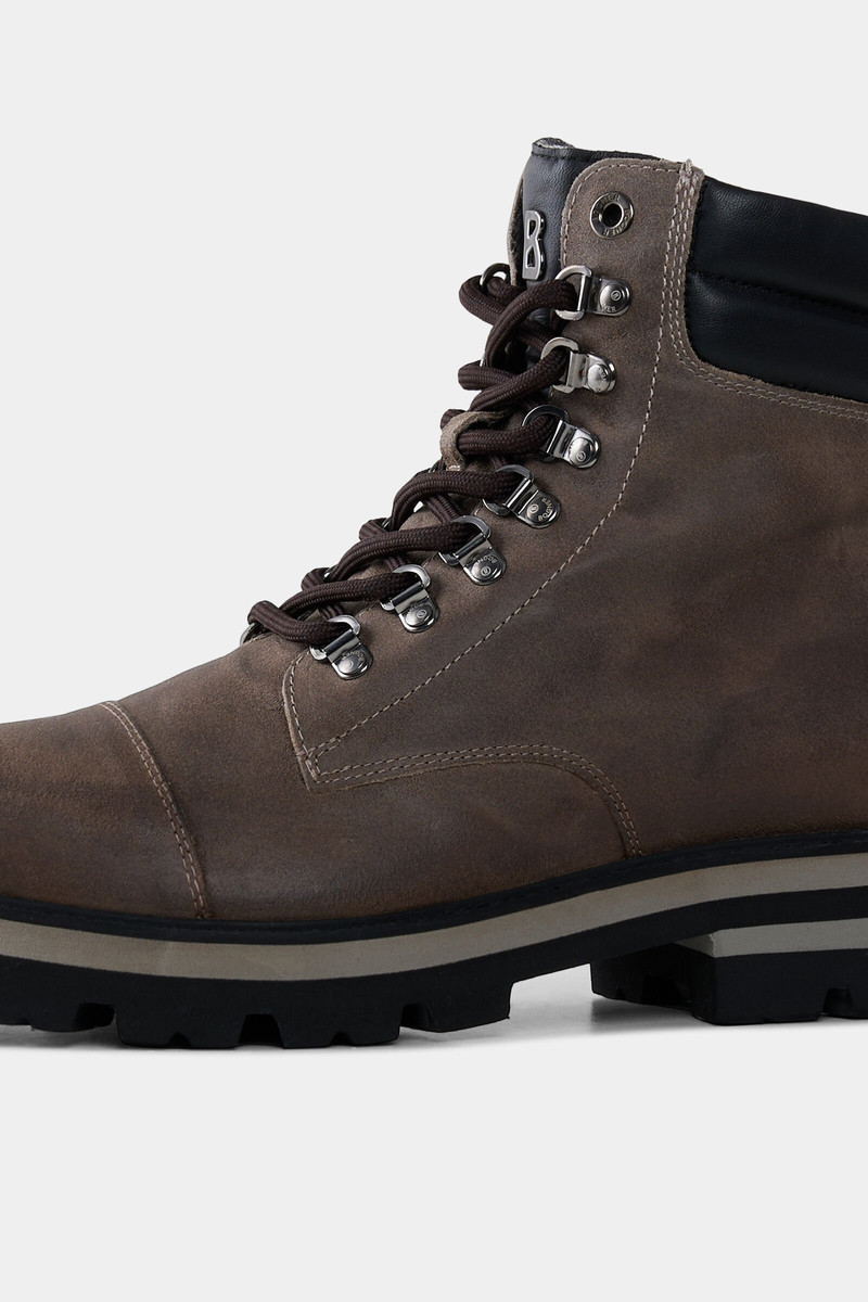 Courchevel Lace-up boots in Taupe 7