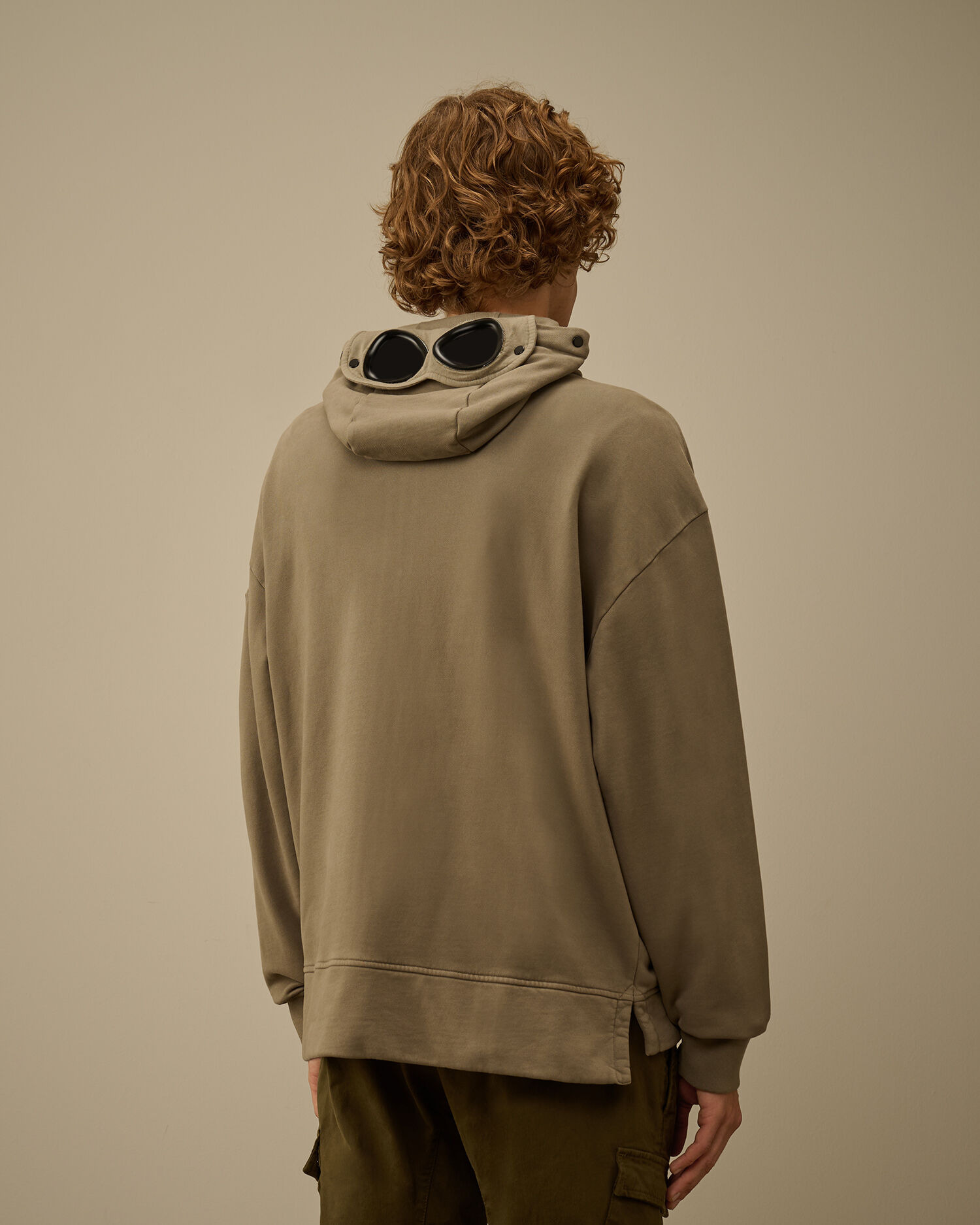 Brushed and Emerized Diagonal Fleece Boxy Goggle Sweatshirt - 4