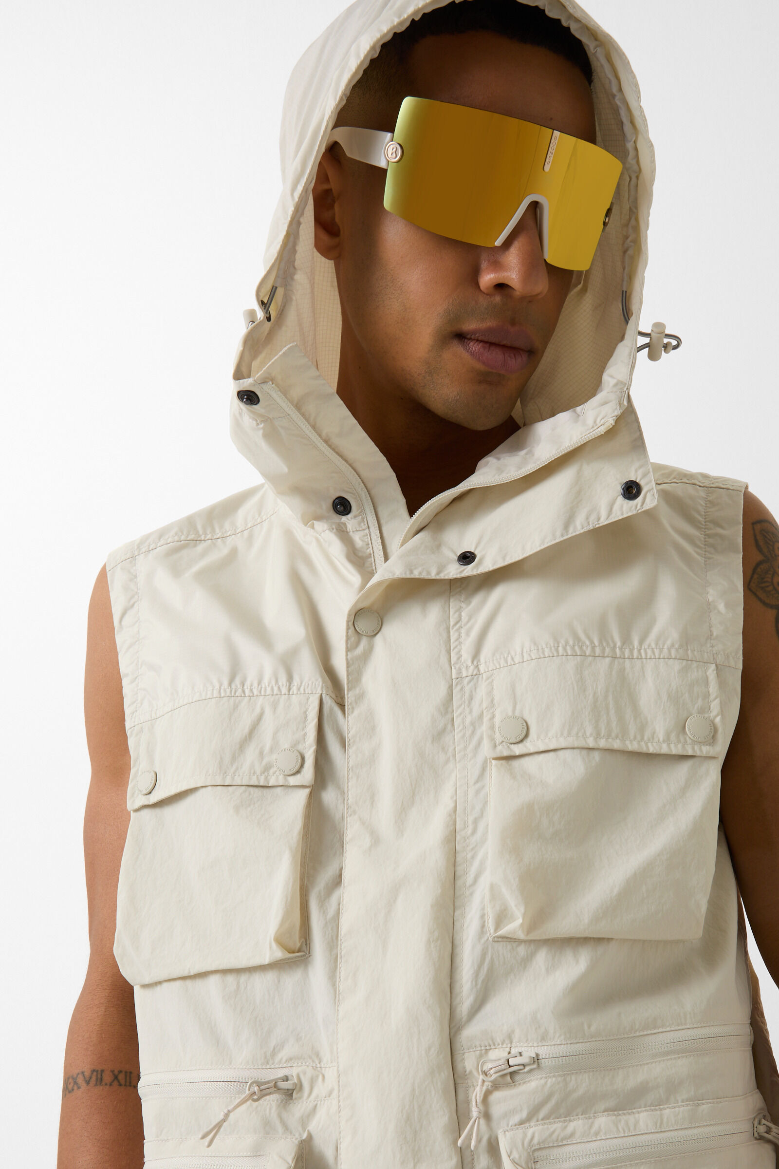 Marek vest in Sand - 5