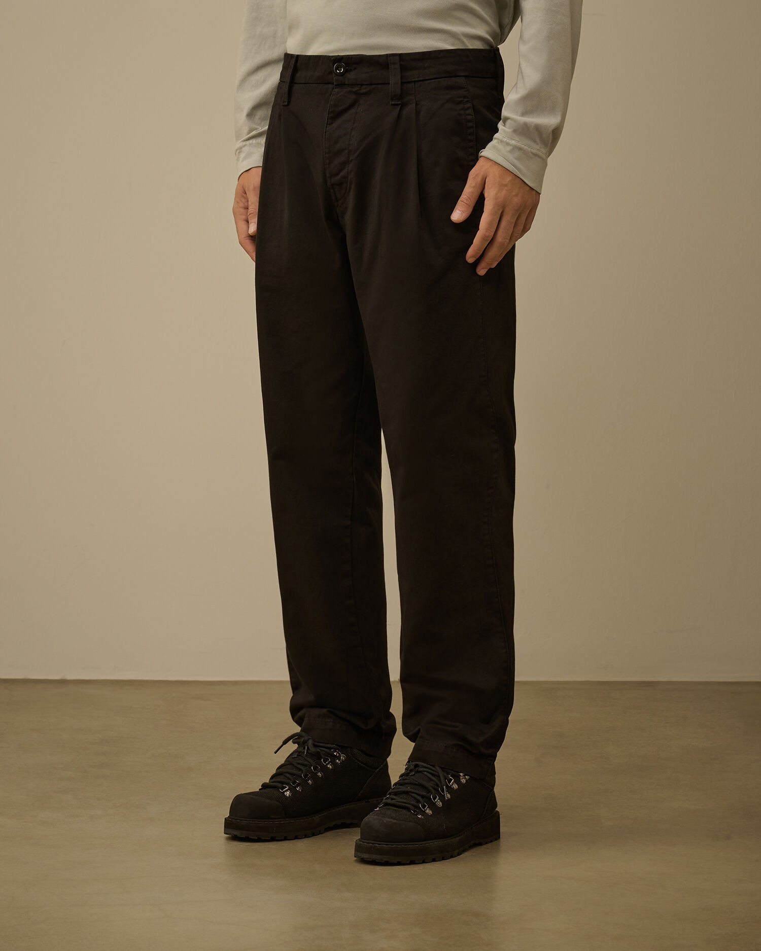 Cotton Gabardine Loose Chino Pants - 3