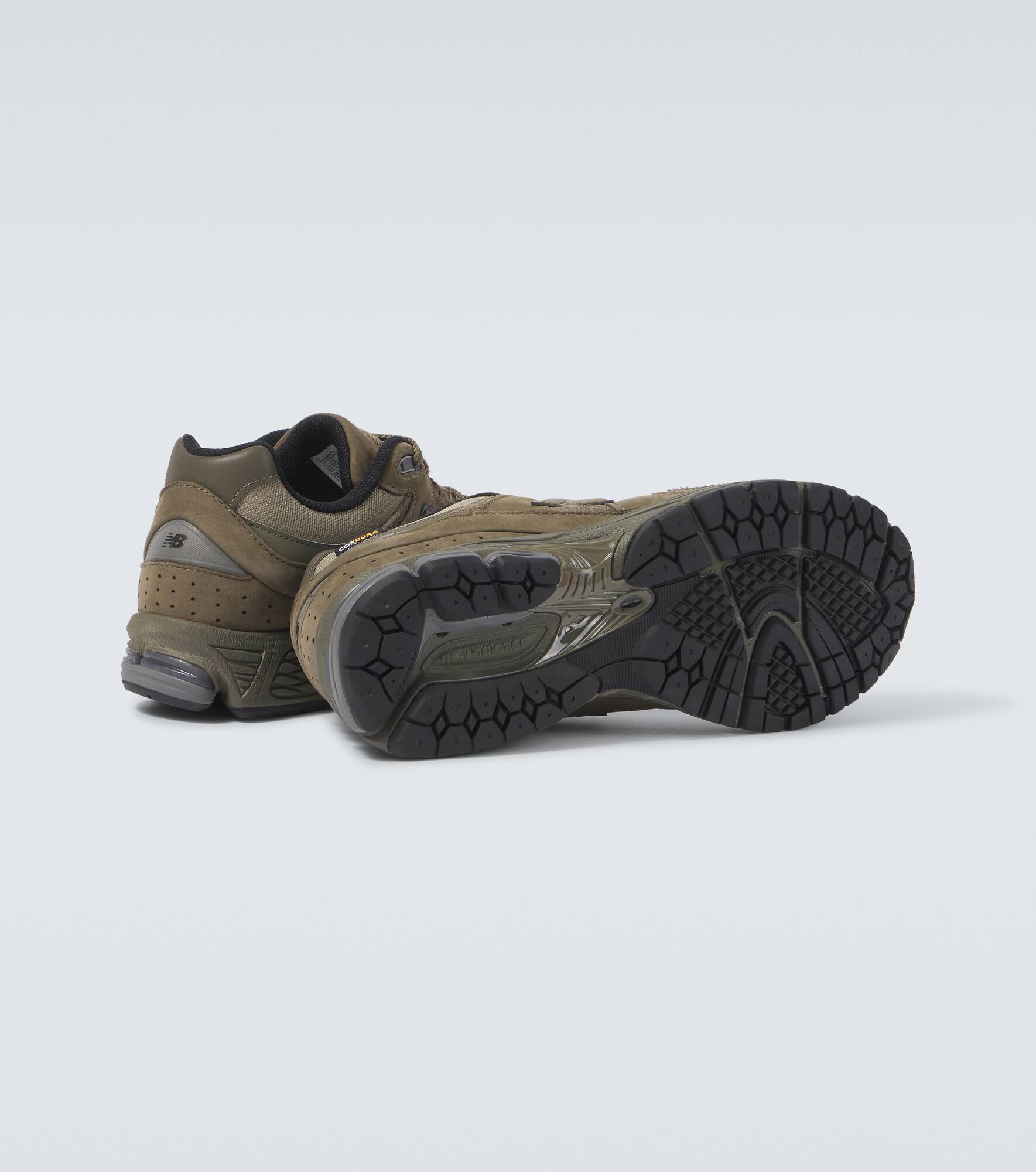 2002R suede-trimmed sneakers - 7