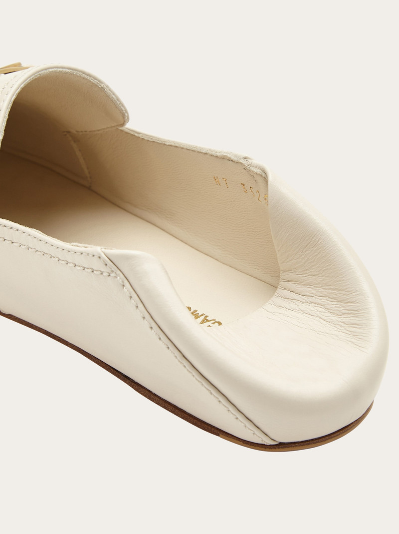 새로운 Vara 버클 loafer 6
