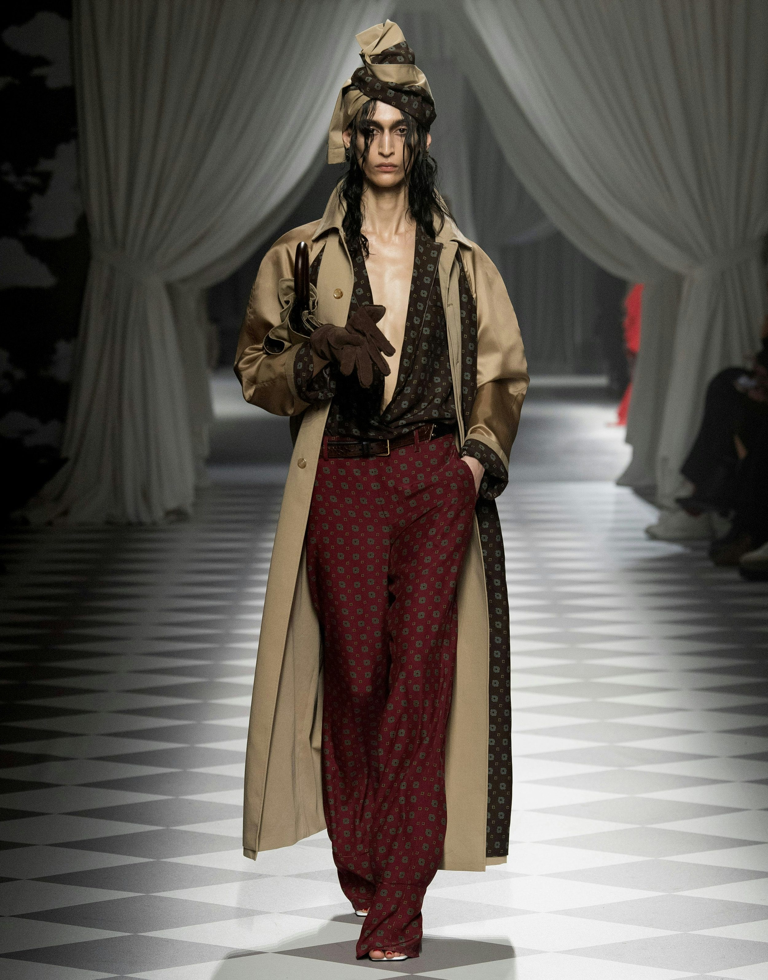 TROUSERS IN SATIN TIE PRINT - 3