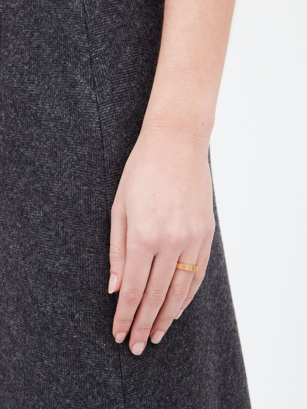 Numerical engraved ring - 4