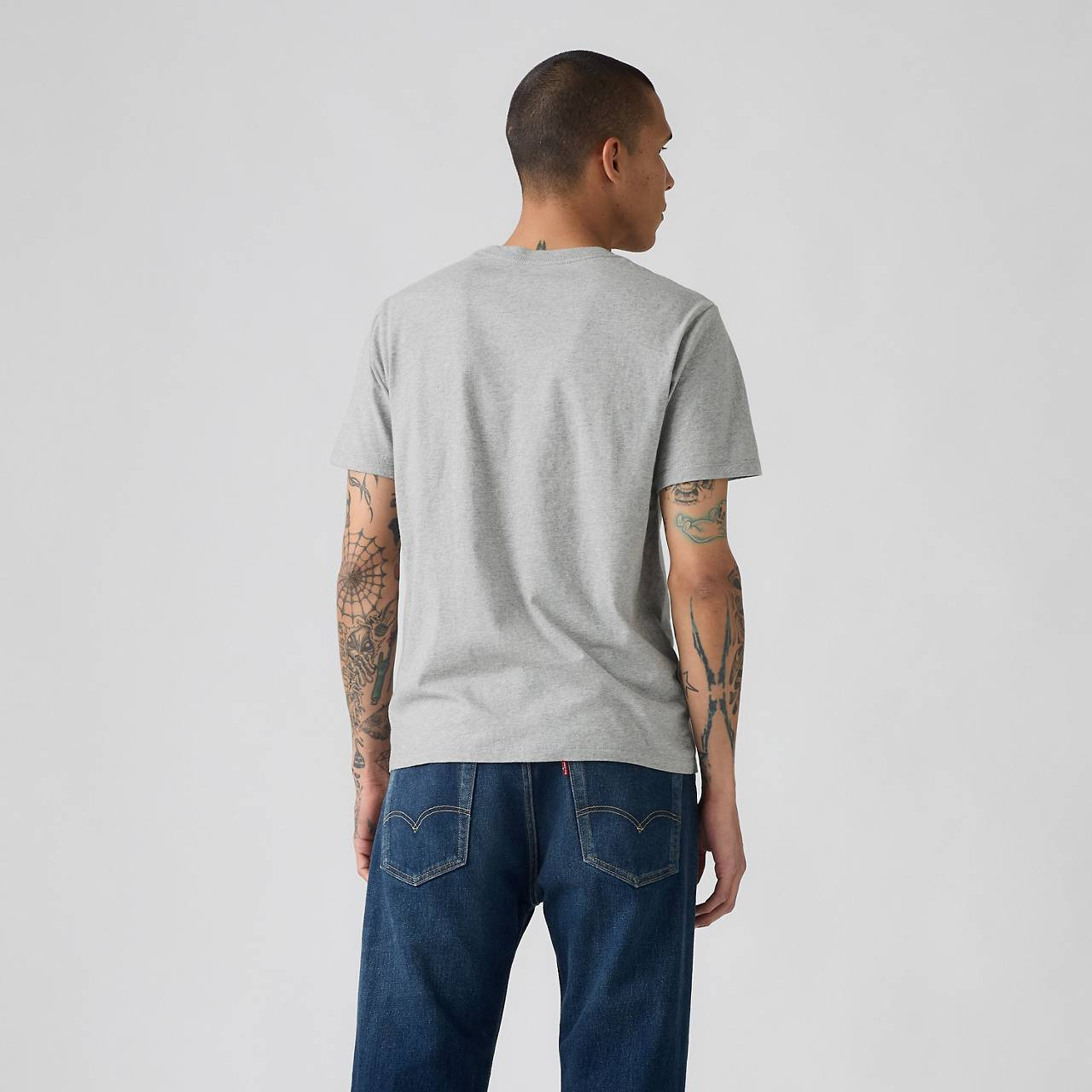 CLASSIC GRAPHIC T-SHIRT - 4