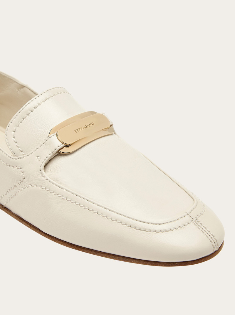 새로운 Vara 버클 loafer 5
