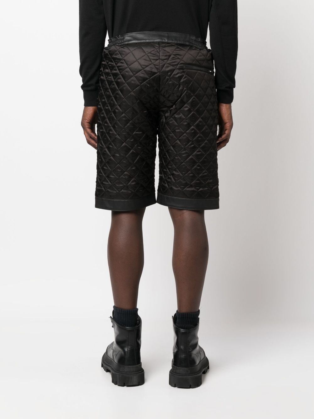 logo-patch diamond-quilted shorts - 4