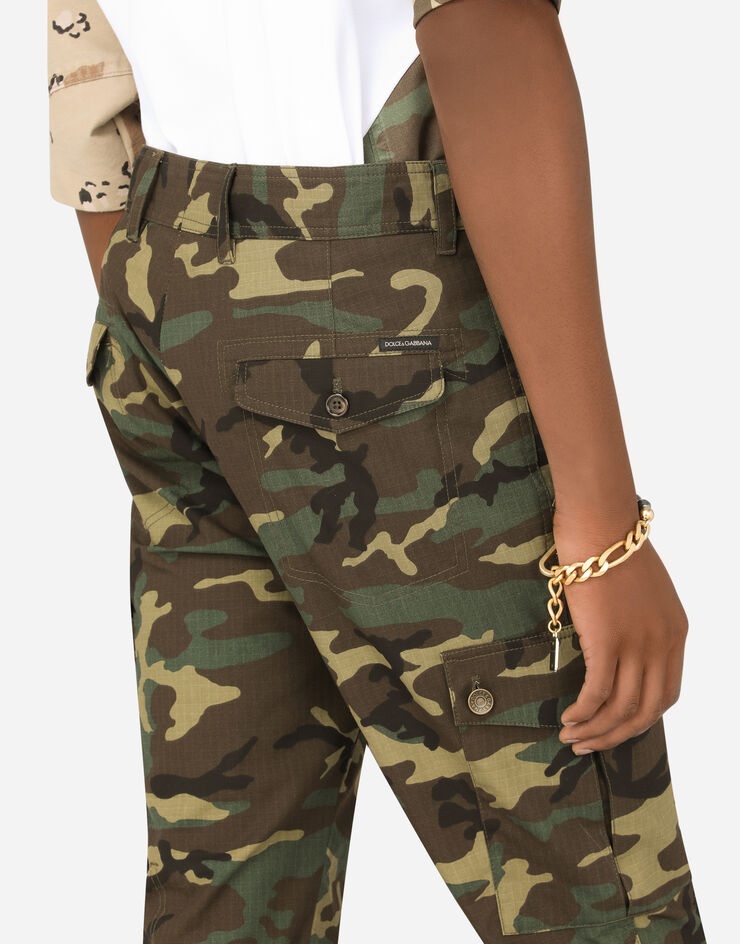 Cotton cargo pants with camouflage print - 5