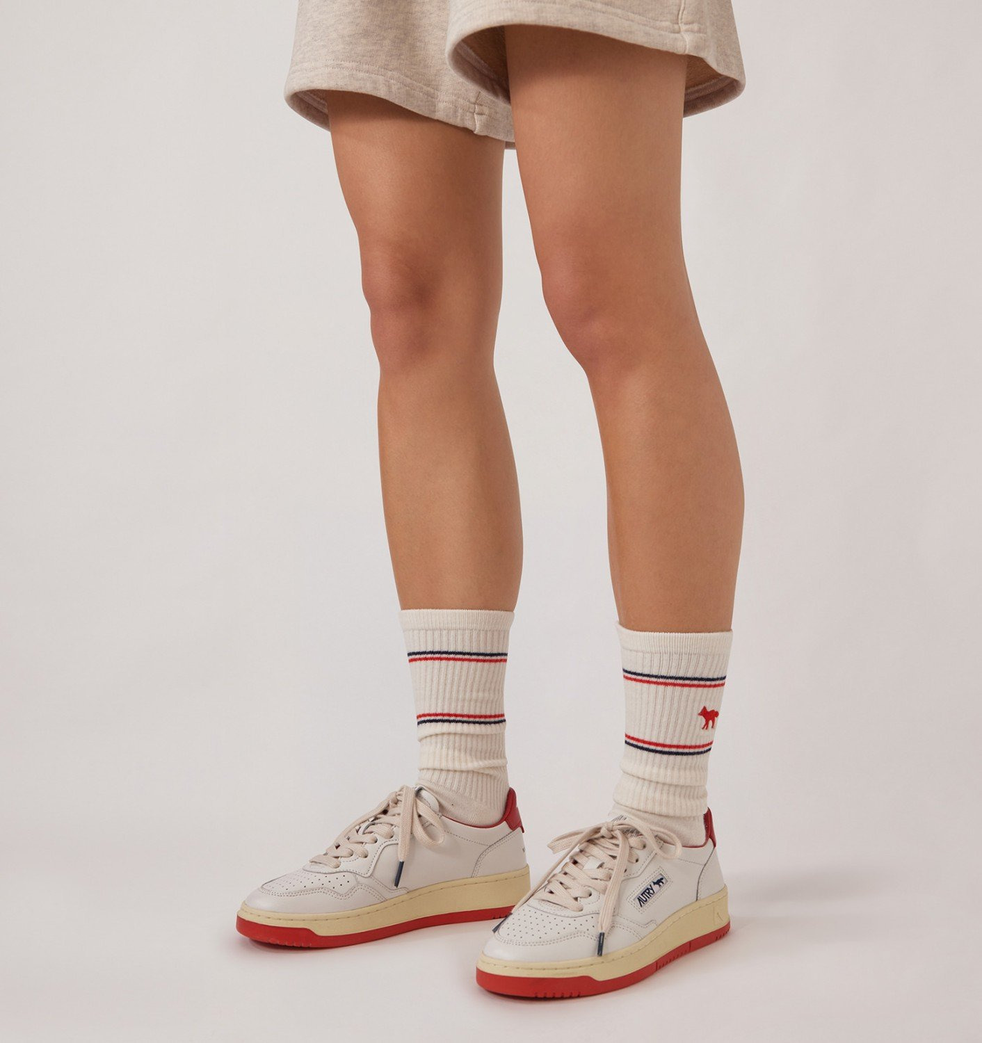 MEDALIST LOW 'MAISON KITSUNÉ' SNEAKERS IN WHITE AND CLAY RED LEATHER - 2