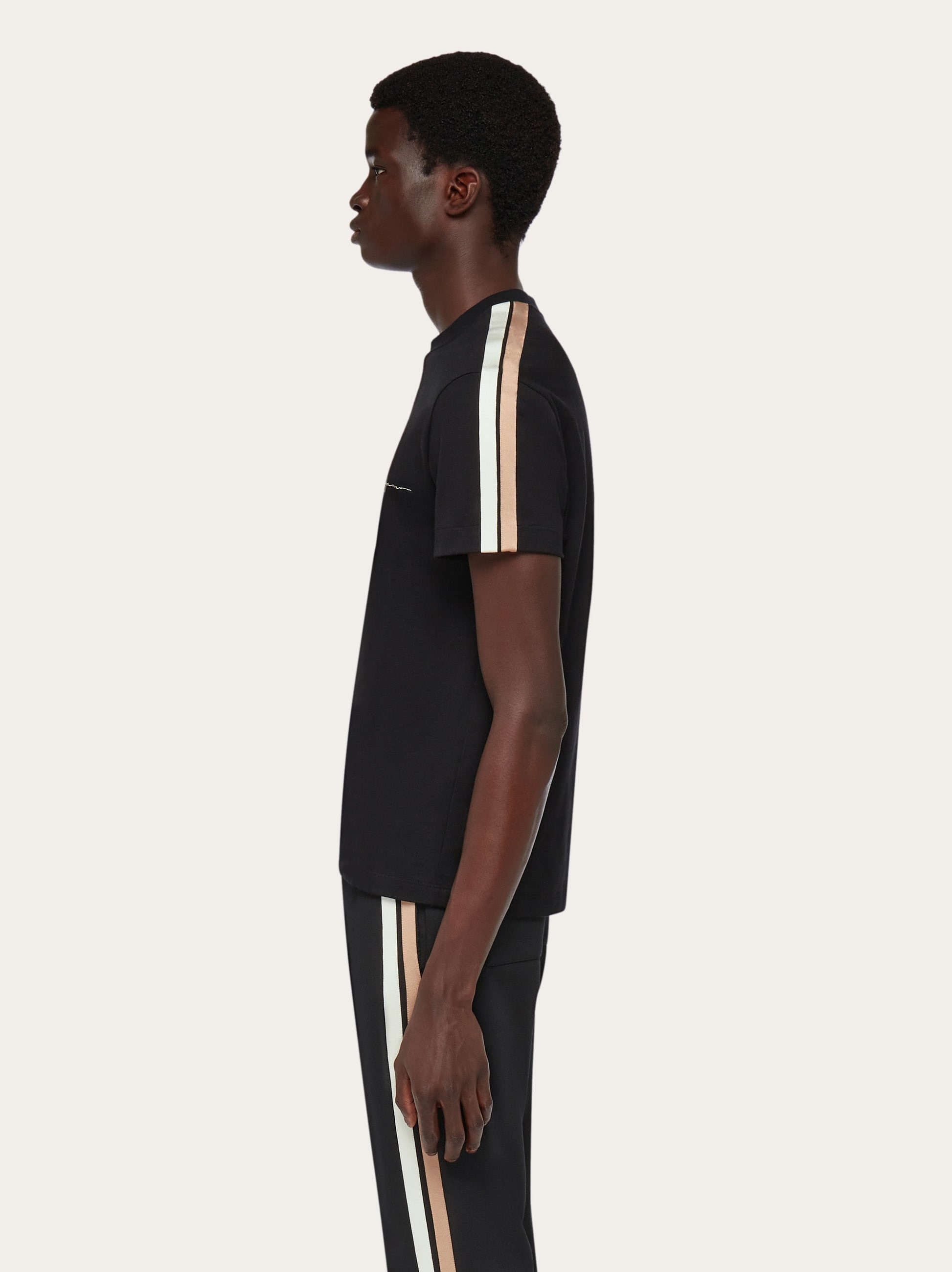 Sporty t-shirt - 3