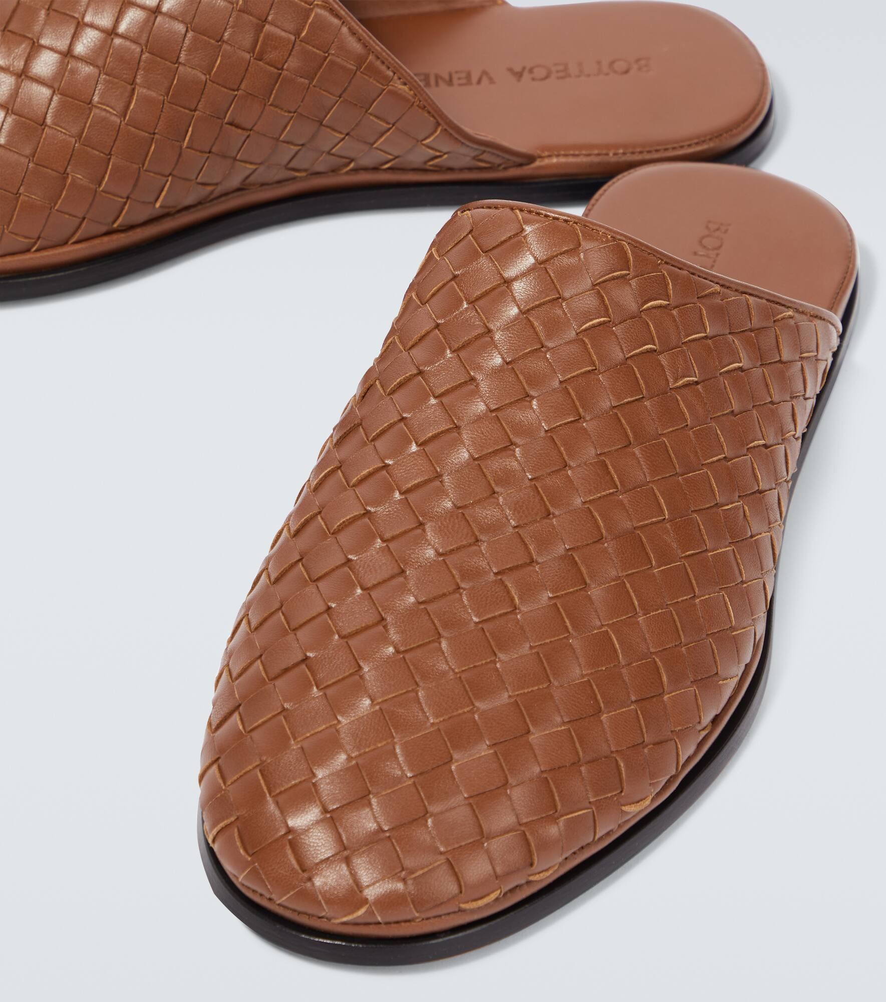 Intrecciato leather slippers - 3
