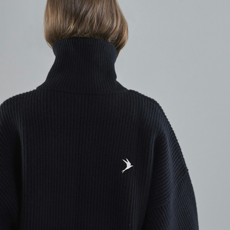Vonarstræti Zipped Wool Sweater (Unisex) 9