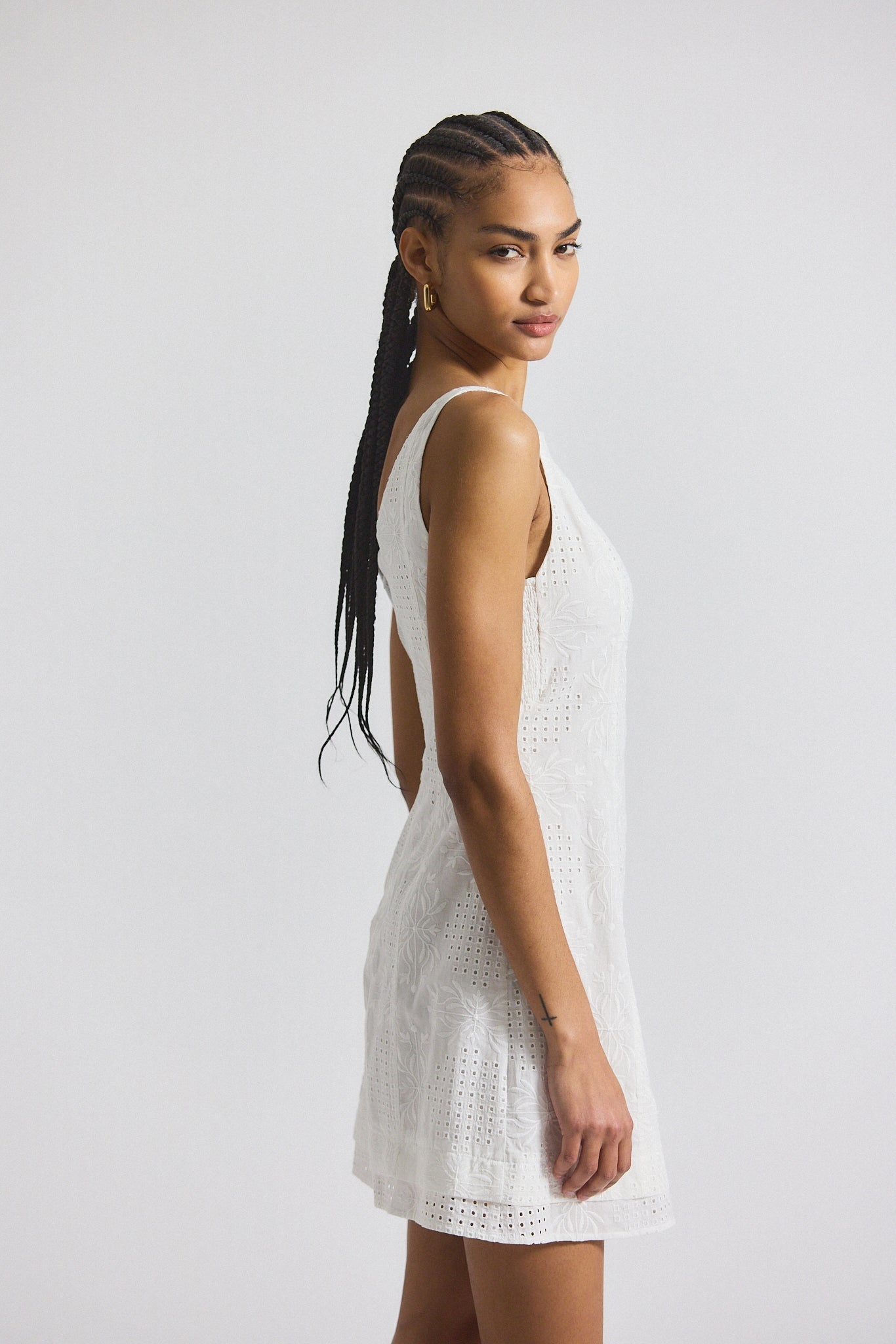 SAIGE GARDEN TILE EYELET MINI DRESS - 4