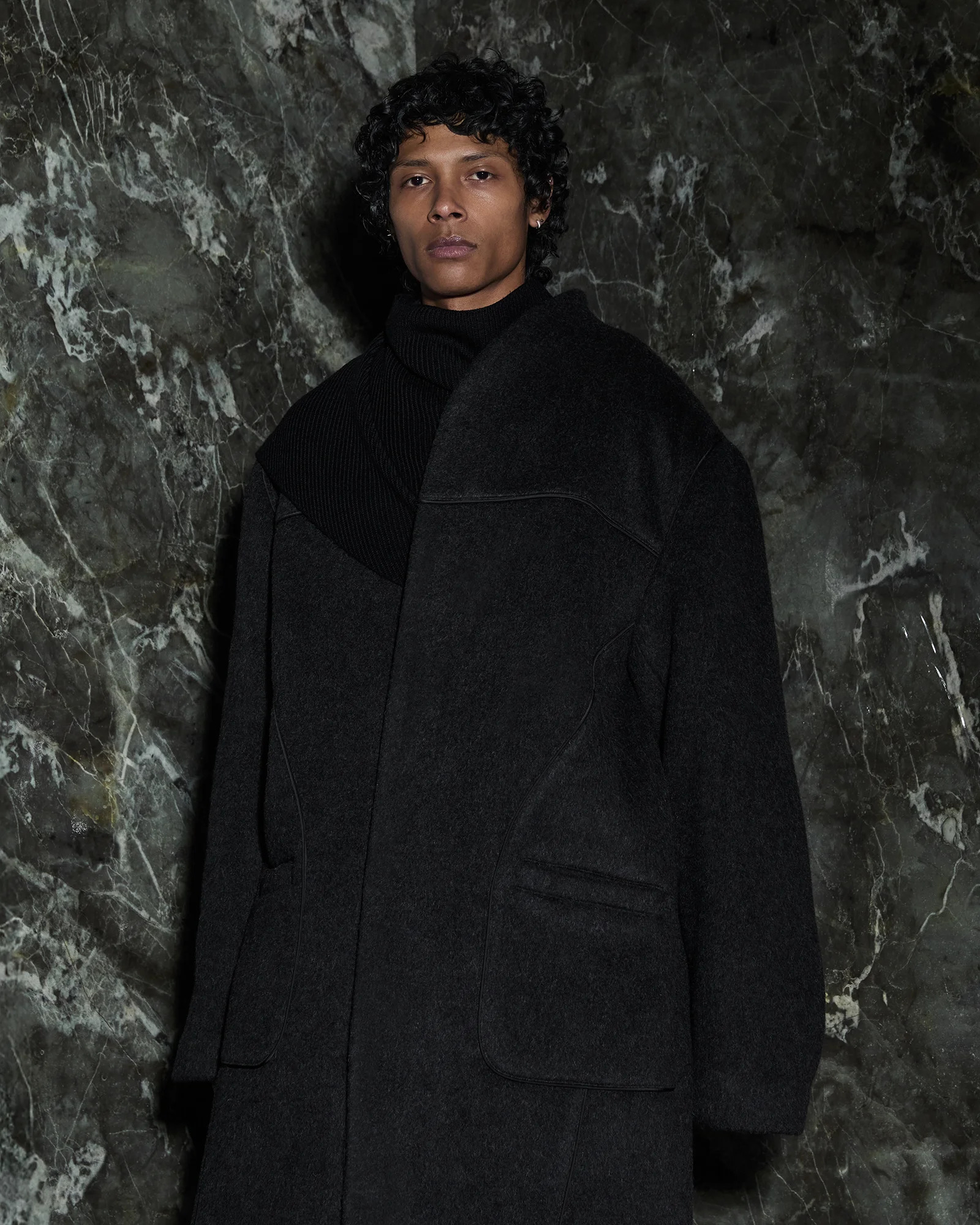 FUZZY COAT BLACK - 5