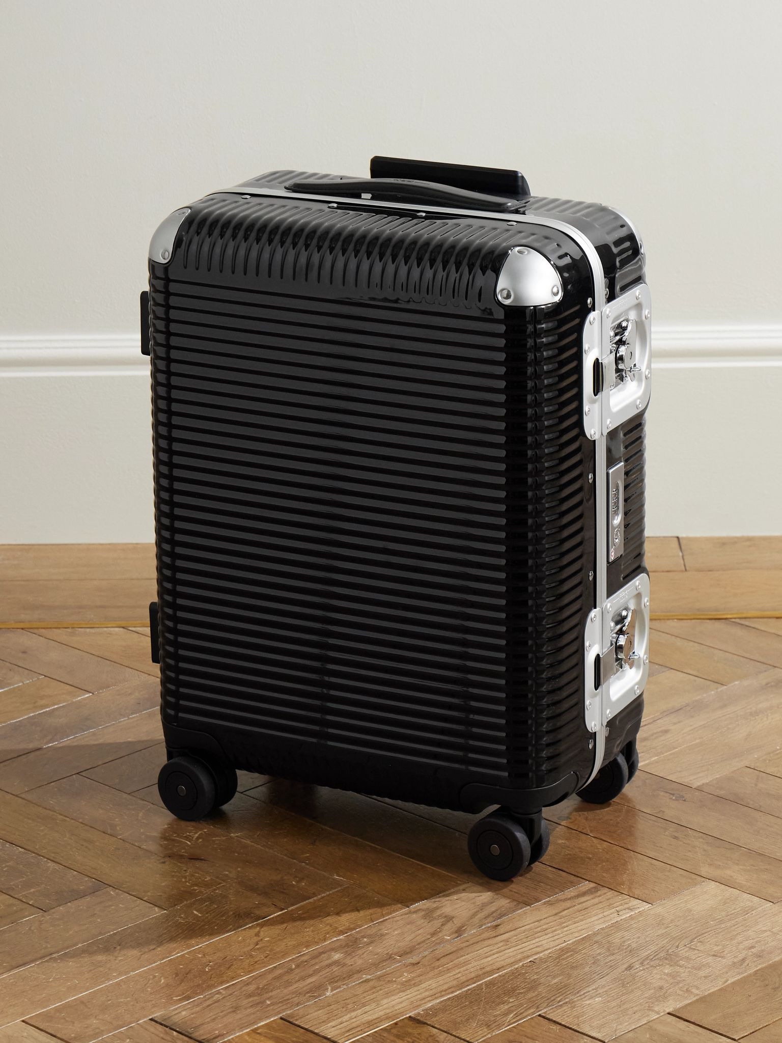 Bank Light 55cm Leather-Trimmed Polycarbonate Spinner Suitcase Black - 1