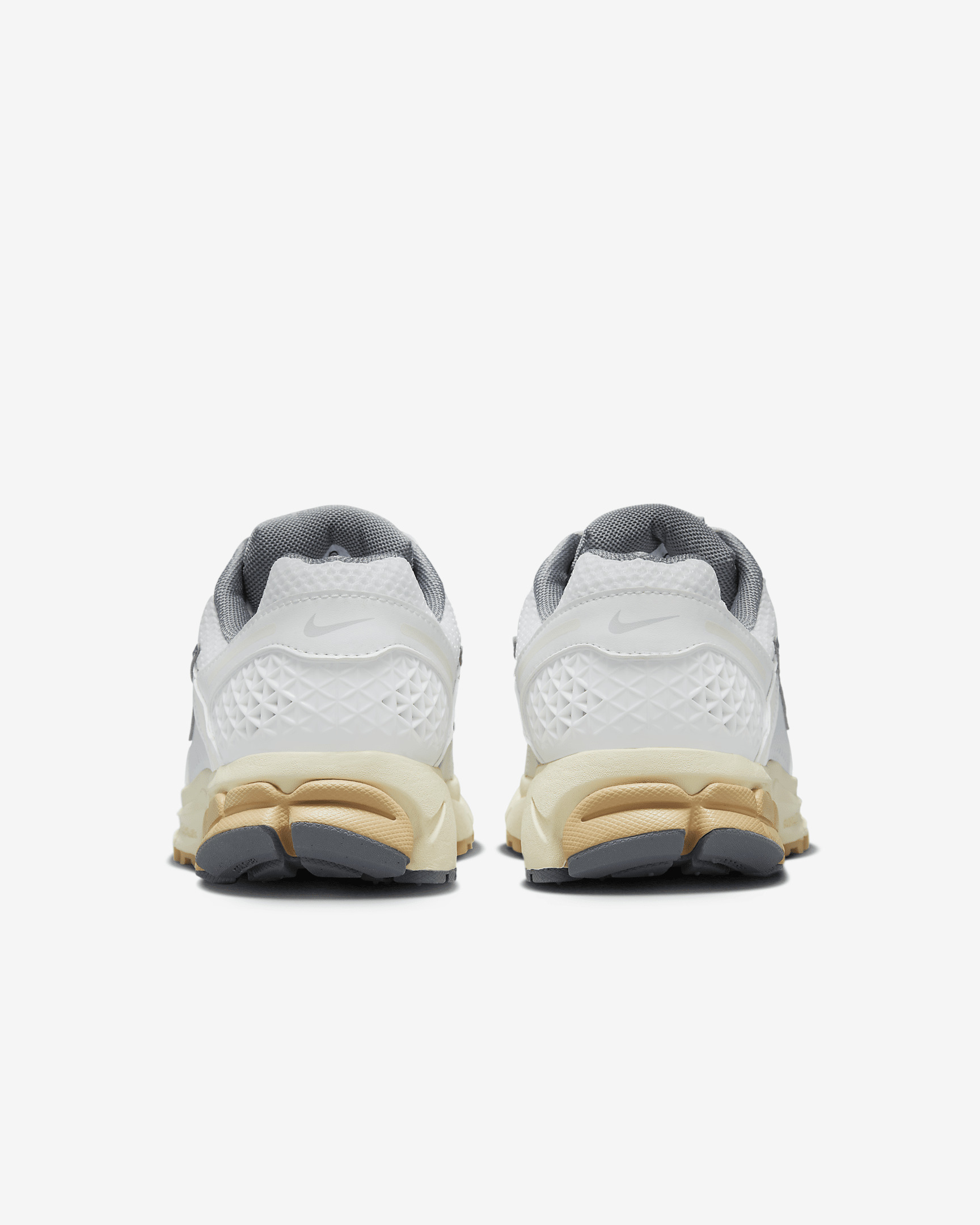 Nike Zoom Vomero 5 Women's Shoes - 6