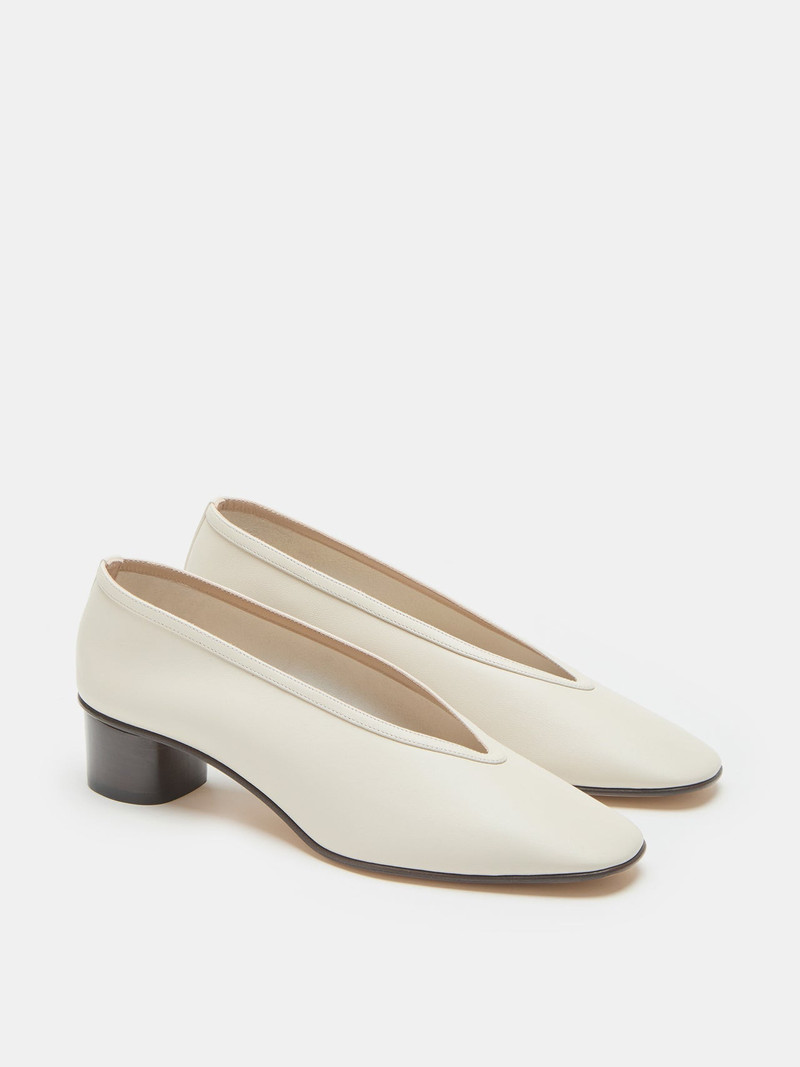 LE MONDE BÉRYL Luna Pump / Ecru Leather outlook