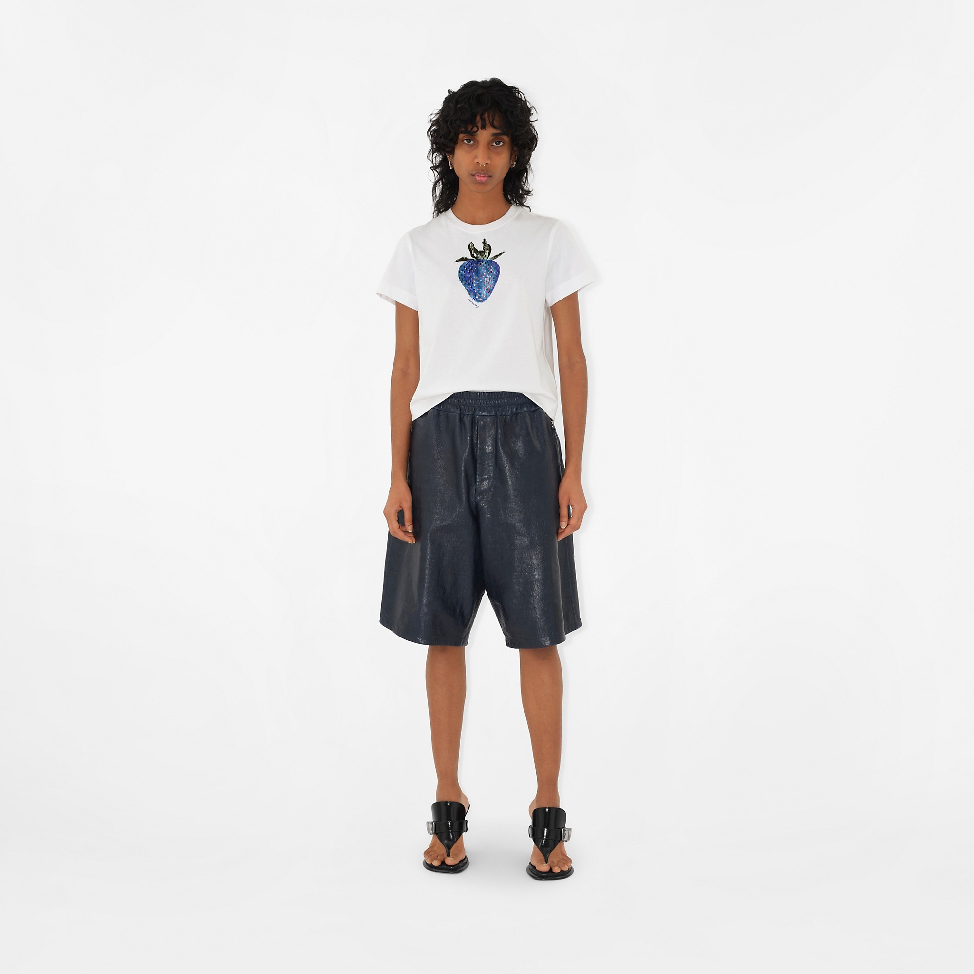【関税込み】Burberry ホワイト Crystal Strawberry Tシャツ BURBERRY | Strawberry T-Shirt | Women | White | Flannels