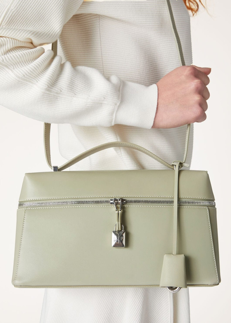Loro Piana Extra Bag L27 outlook