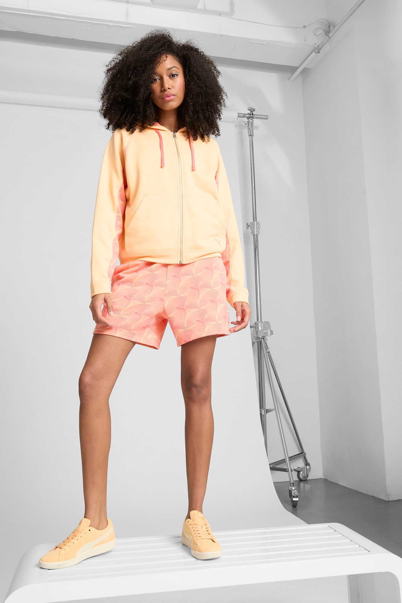 ESSENTIALS GRAPHIC Women's High-Rise 5" Shorts - 4