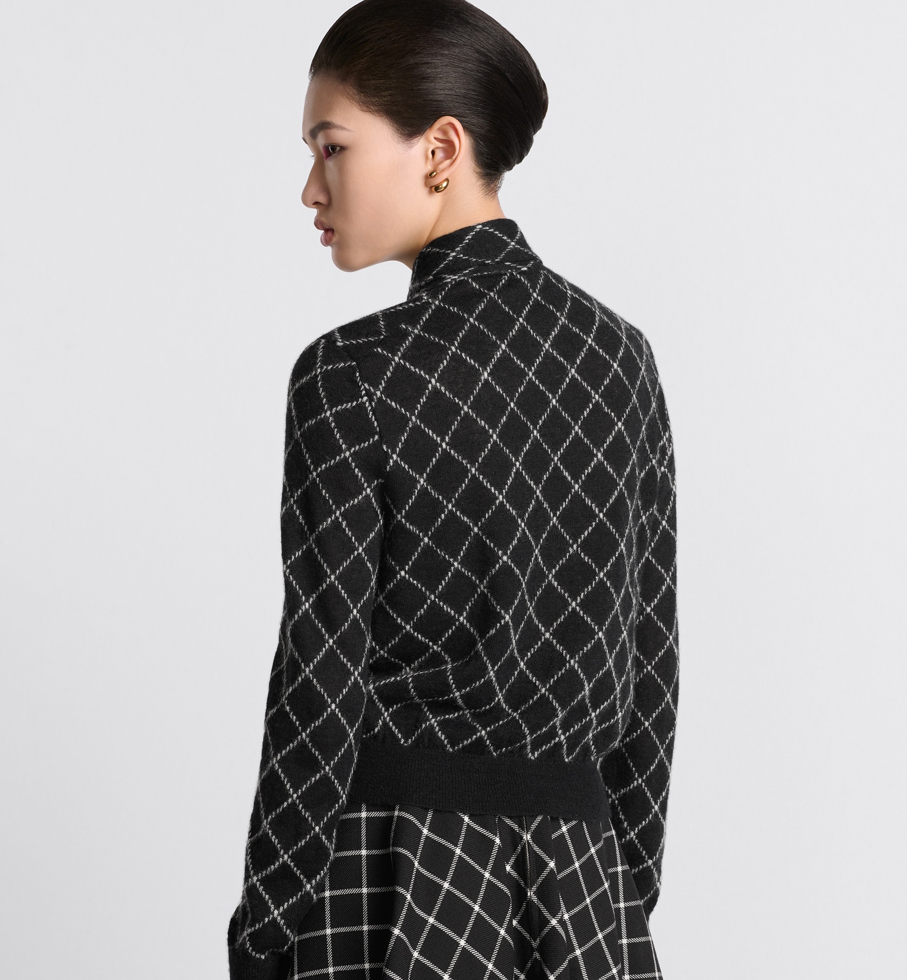 Tied Collar Sweater - 4
