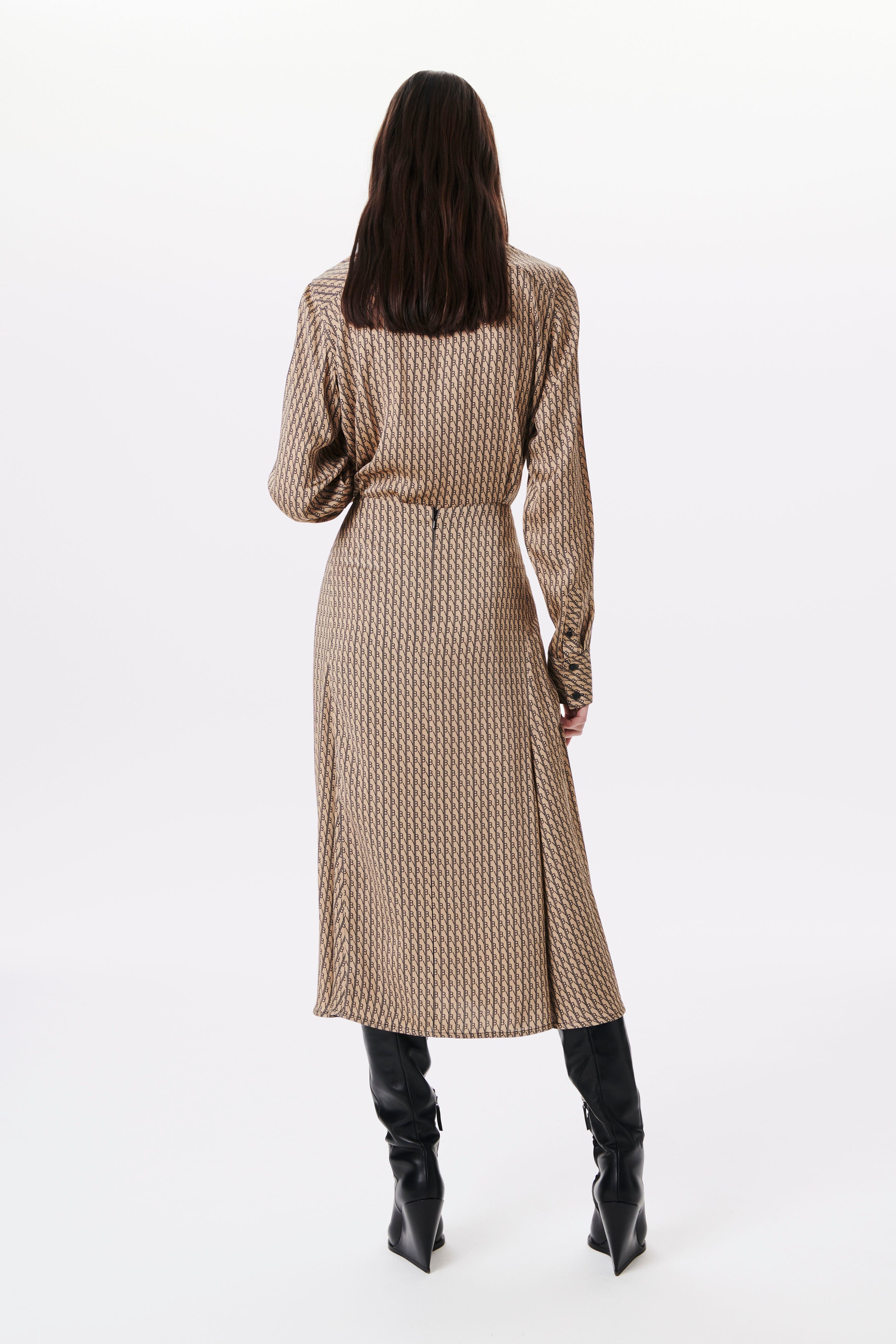 Patch Pocket Pleated Monogram Skirt in Camel-Dark Navy - 4