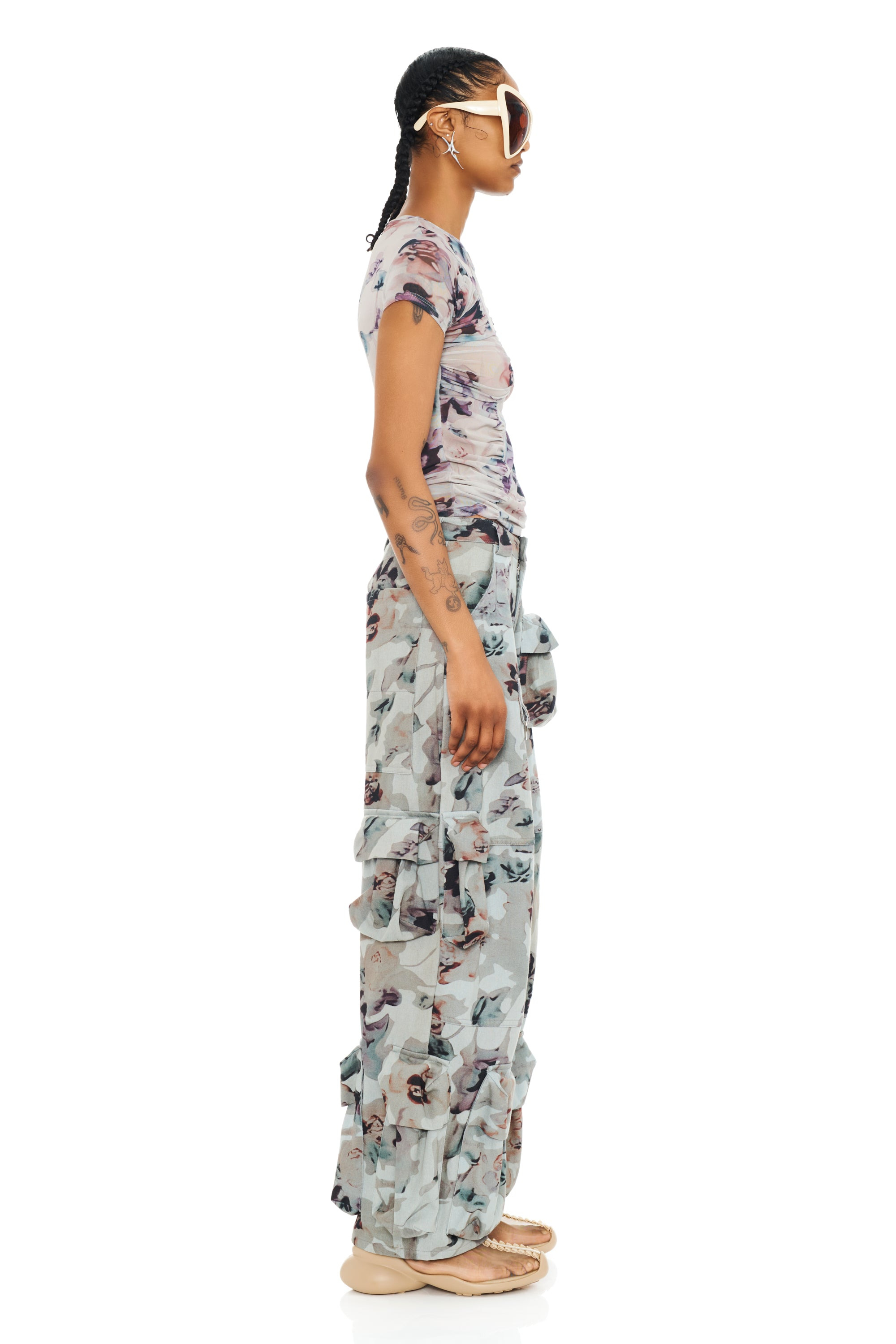 BEIGE WATERCOLOR ROSES GARDEN CARGO PANT - 5