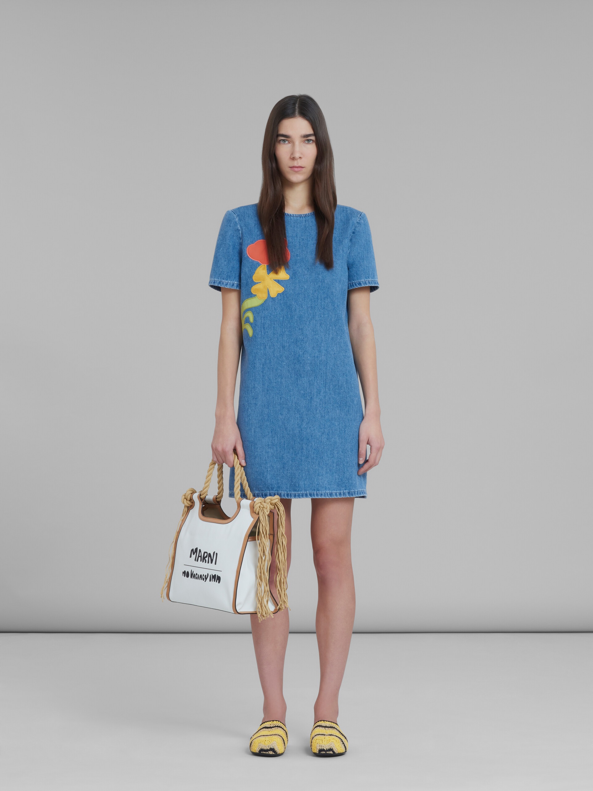【MARNI】送料/関税込 NO VACANCY INN MARCEL TOTE BAG Marni x No Vacancy Inn Marcel canvas tote bag - ShopStyle