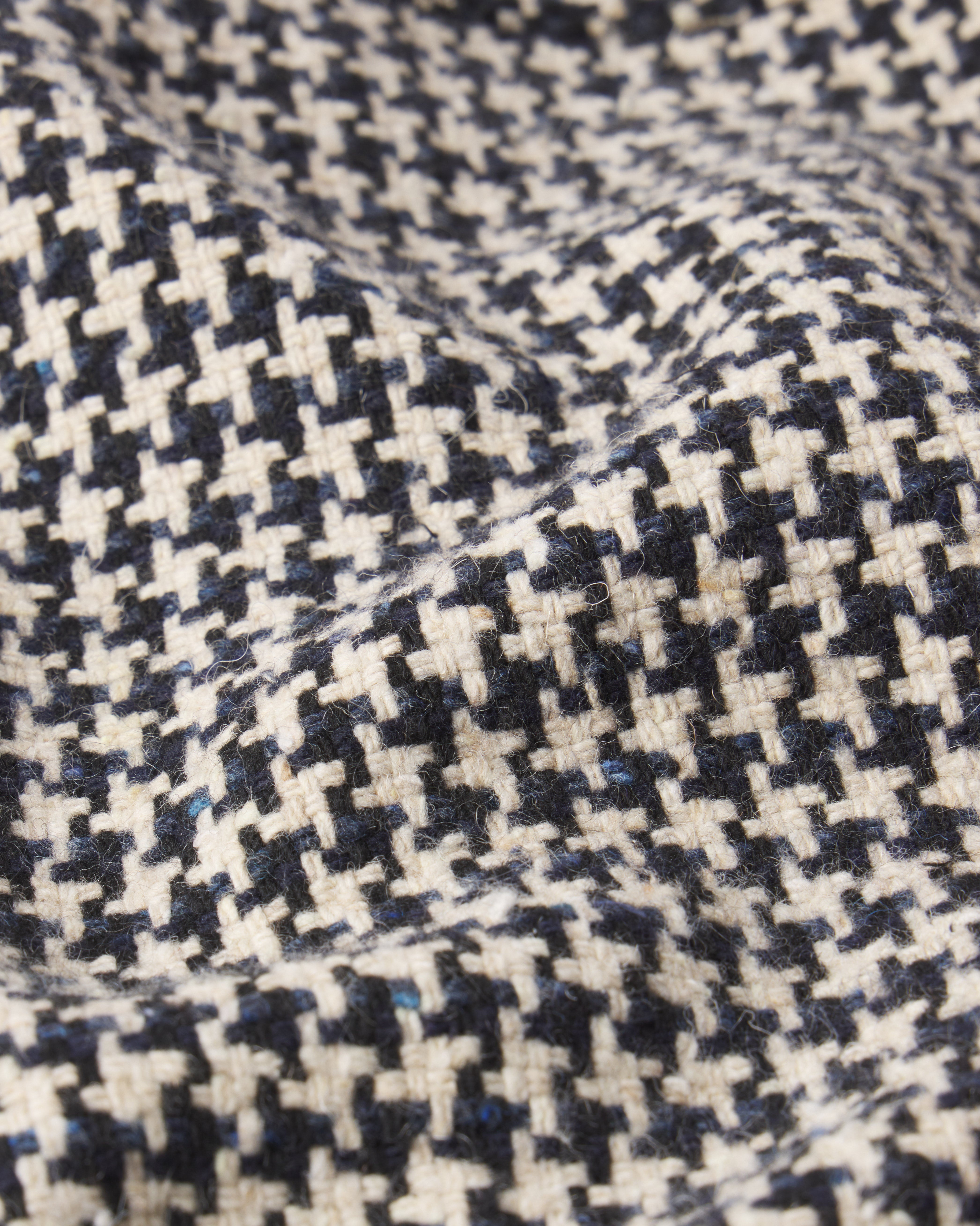 The Tweed Barrel in Houndstooth - 3