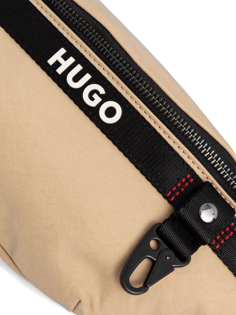 contrasting-logo belt bag - 4