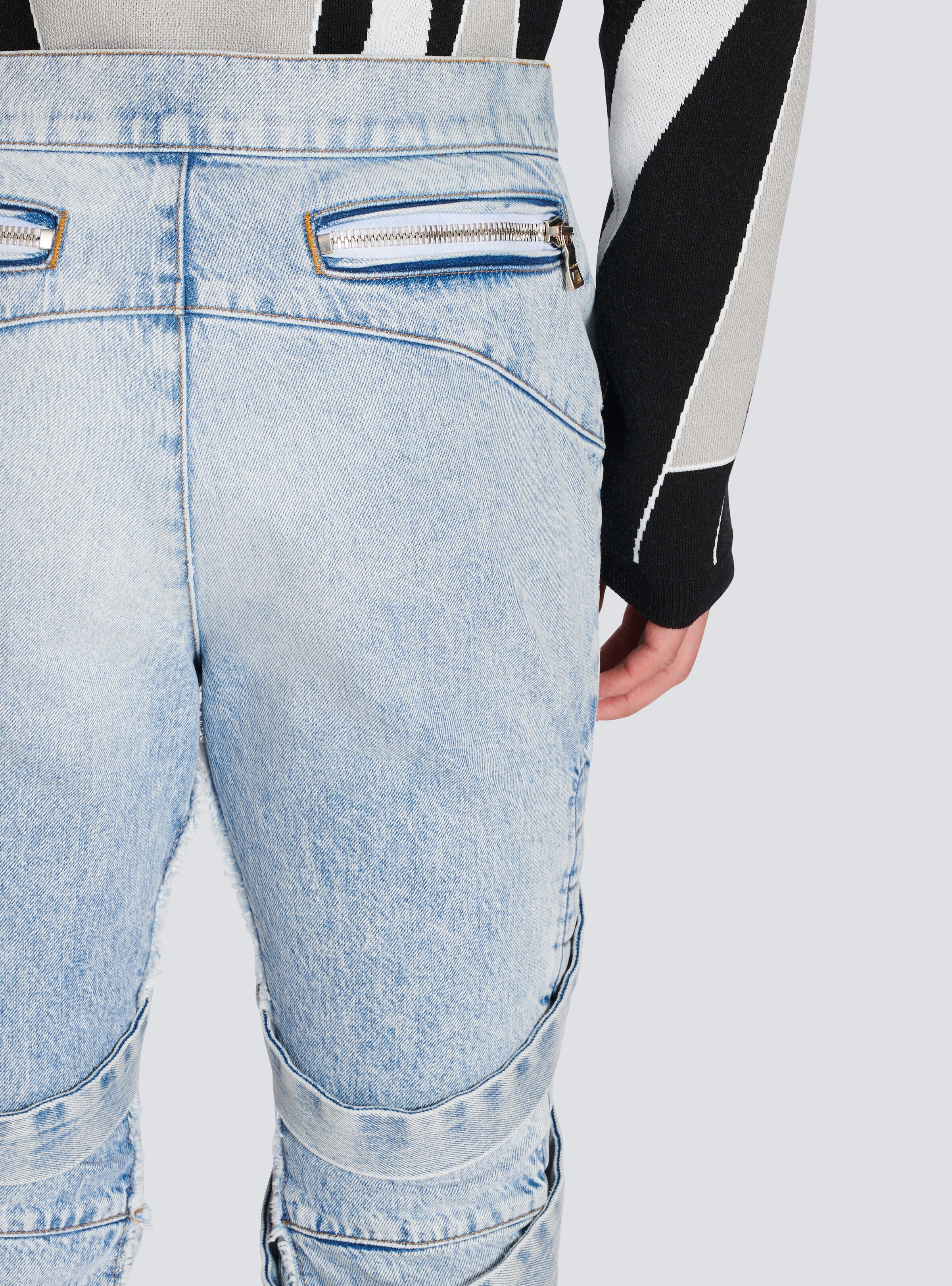 Cotton slim-fit jeans with straps - 8