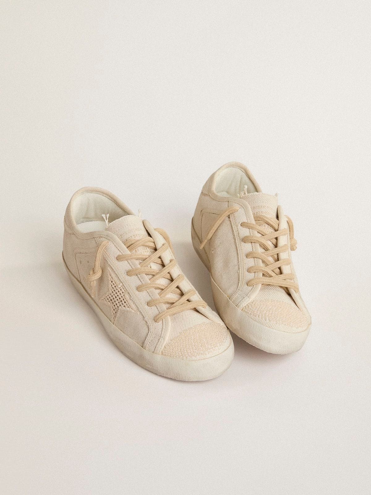 Super-Star in pearl-colored canvas with a tone-on-tone mesh effect star - 2