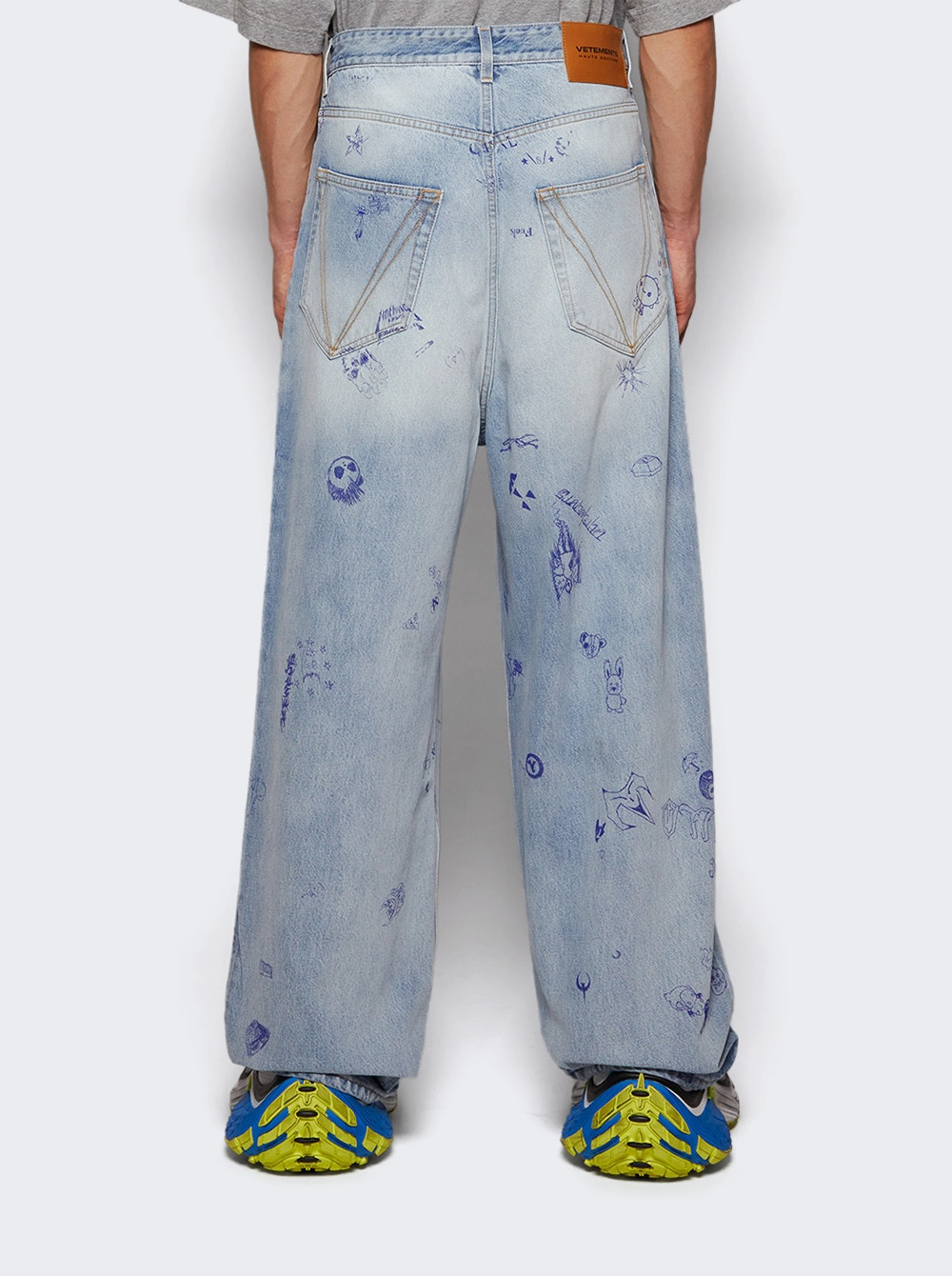 Scribbled Baggy Jeans Light Blue - 5