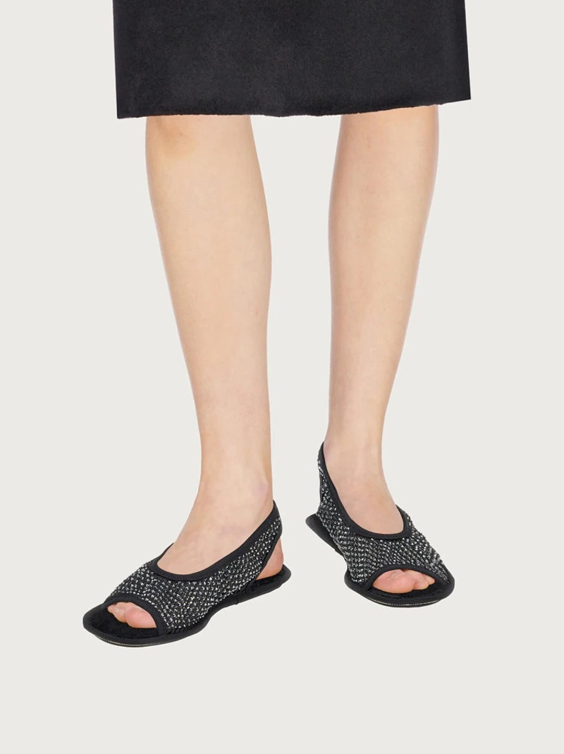 FERRAGAMO FERRAGAMO NOMADIC STORIES SLINGBACK outlook