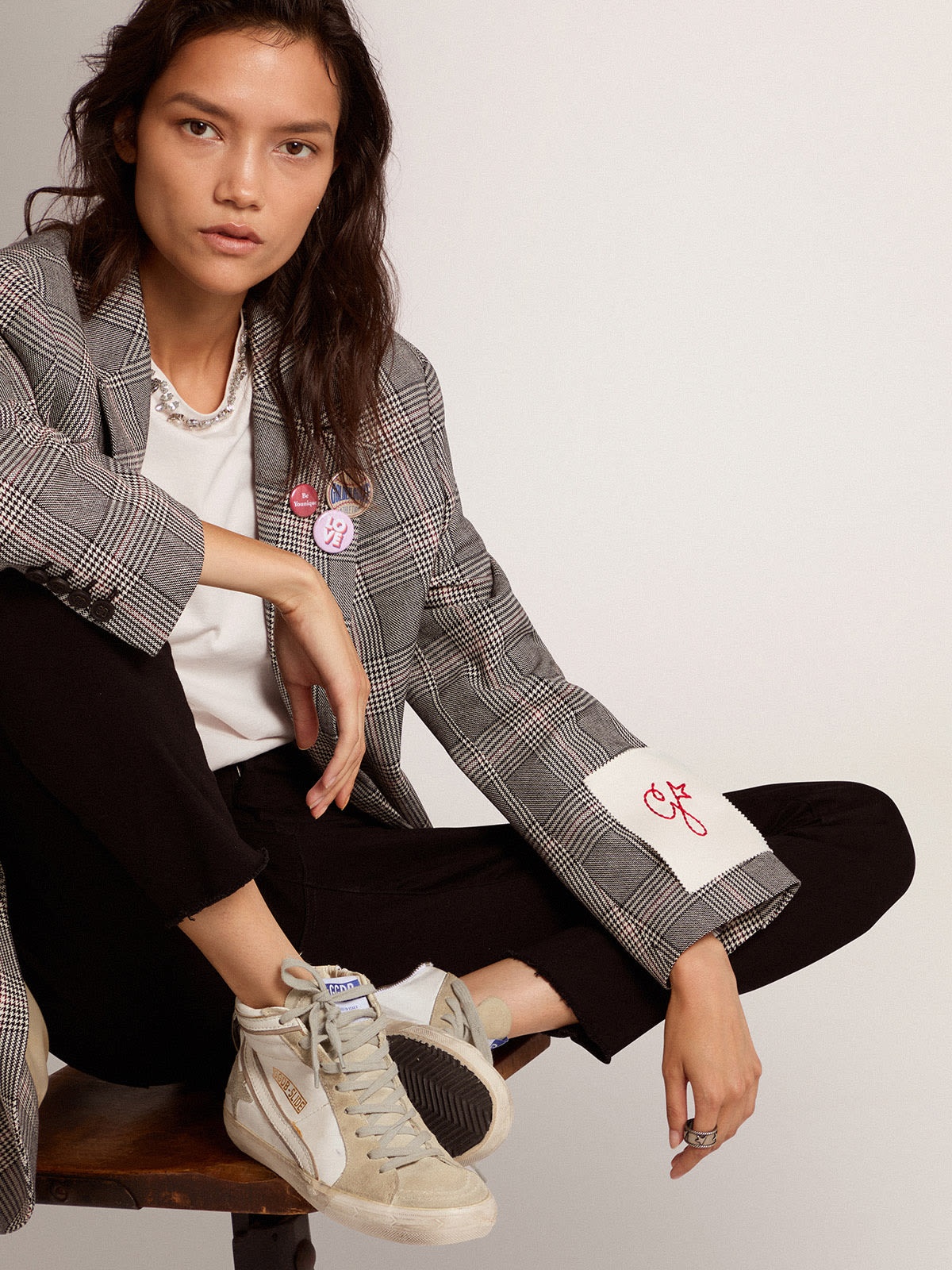 Slide sneakers with ice-gray suede star and white leather flash - 3