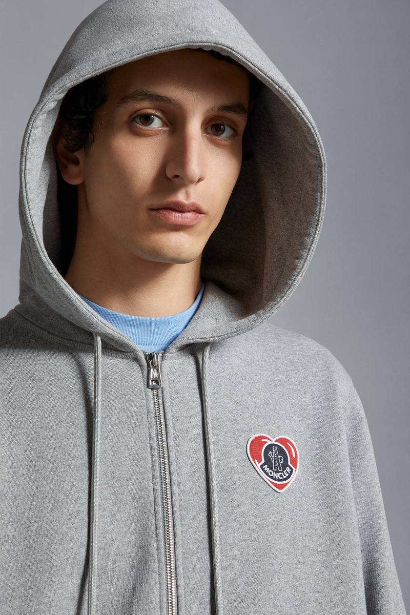 Moncler Heart Logo Zip-Up Hoodie - J10918G00028899V4981 | REVERSIBLE