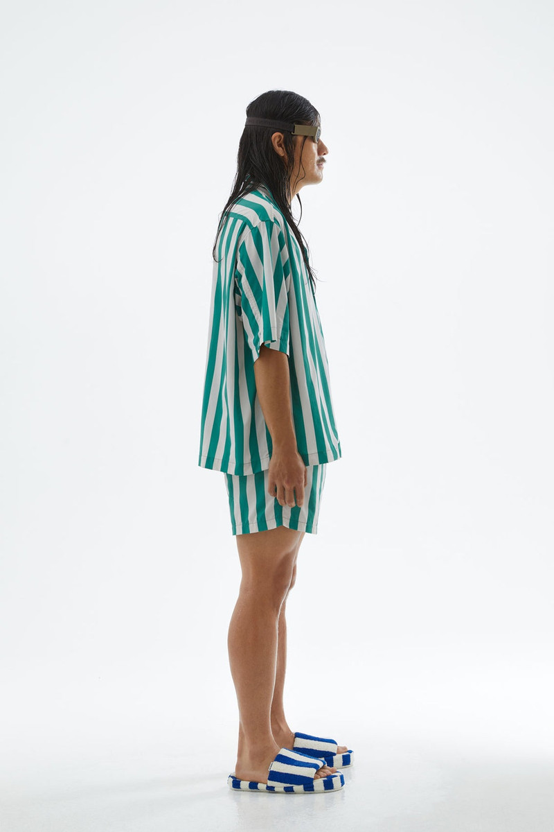 SHORTSLEEVED GREEN & WHITE NYLON SHIRT 6