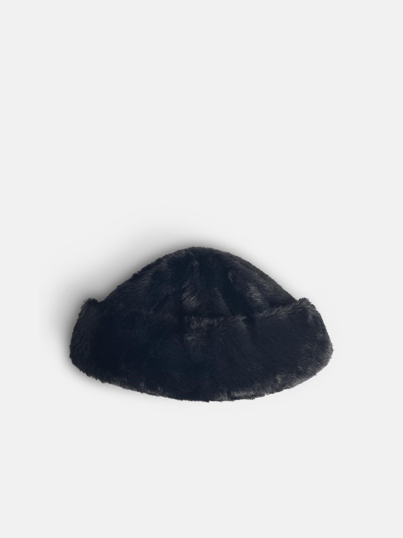 STAND STUDIO 'LOVALI' BLACK FAUX FUR CAP outlook